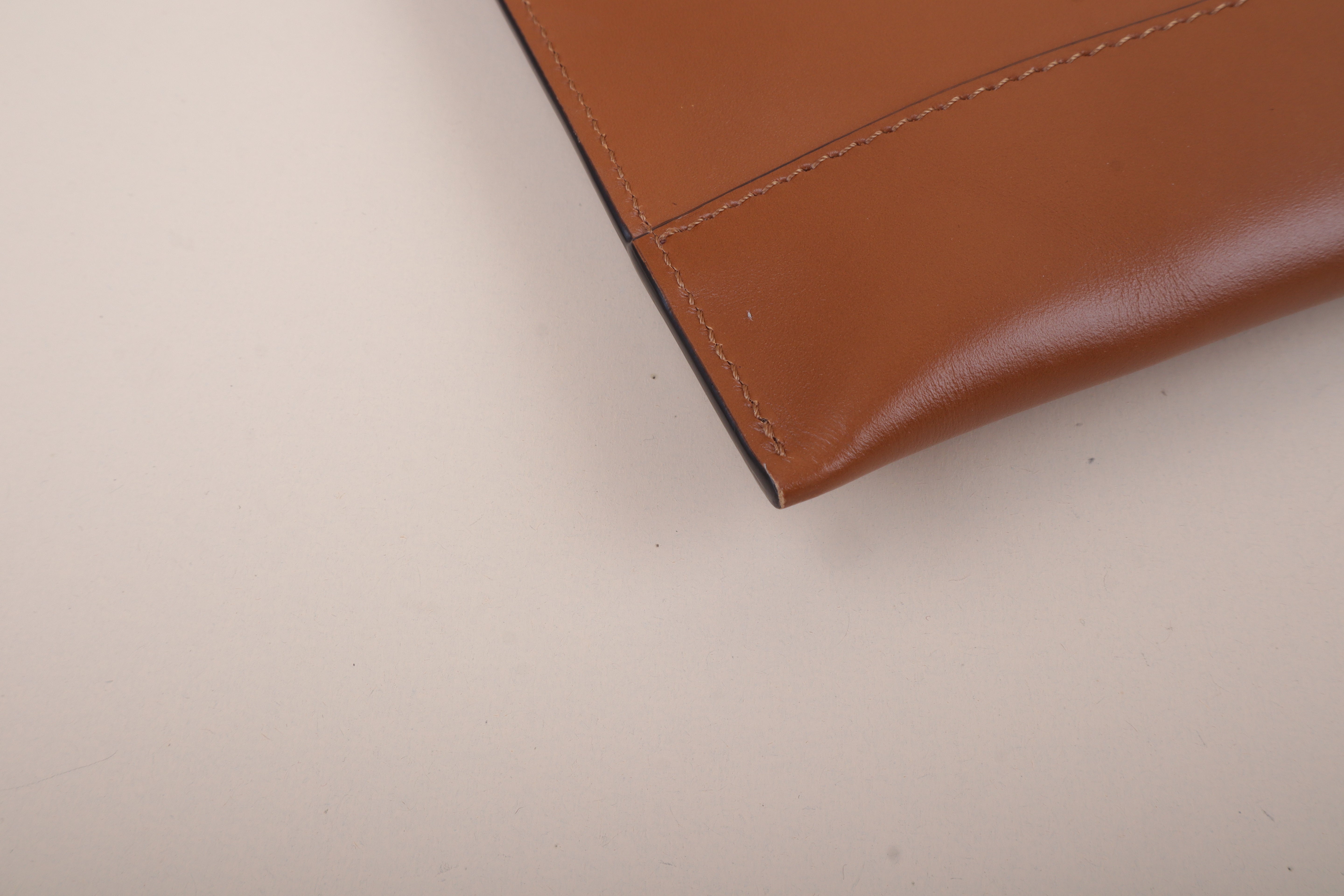 Fendi vitello logo embossed large Clutch