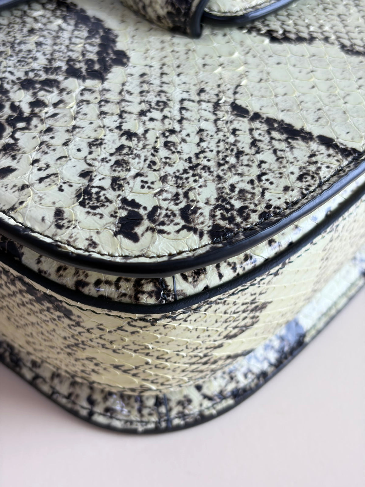 Gucci natural python leather horse bit 1955 medium