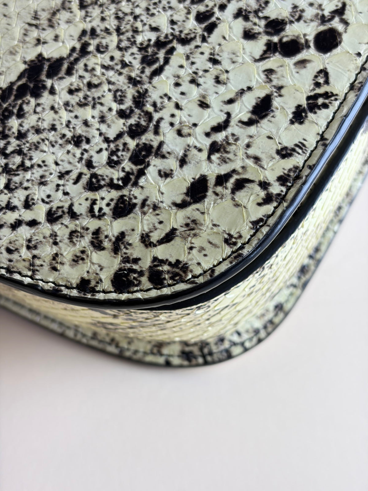 Gucci natural python leather horse bit 1955 medium
