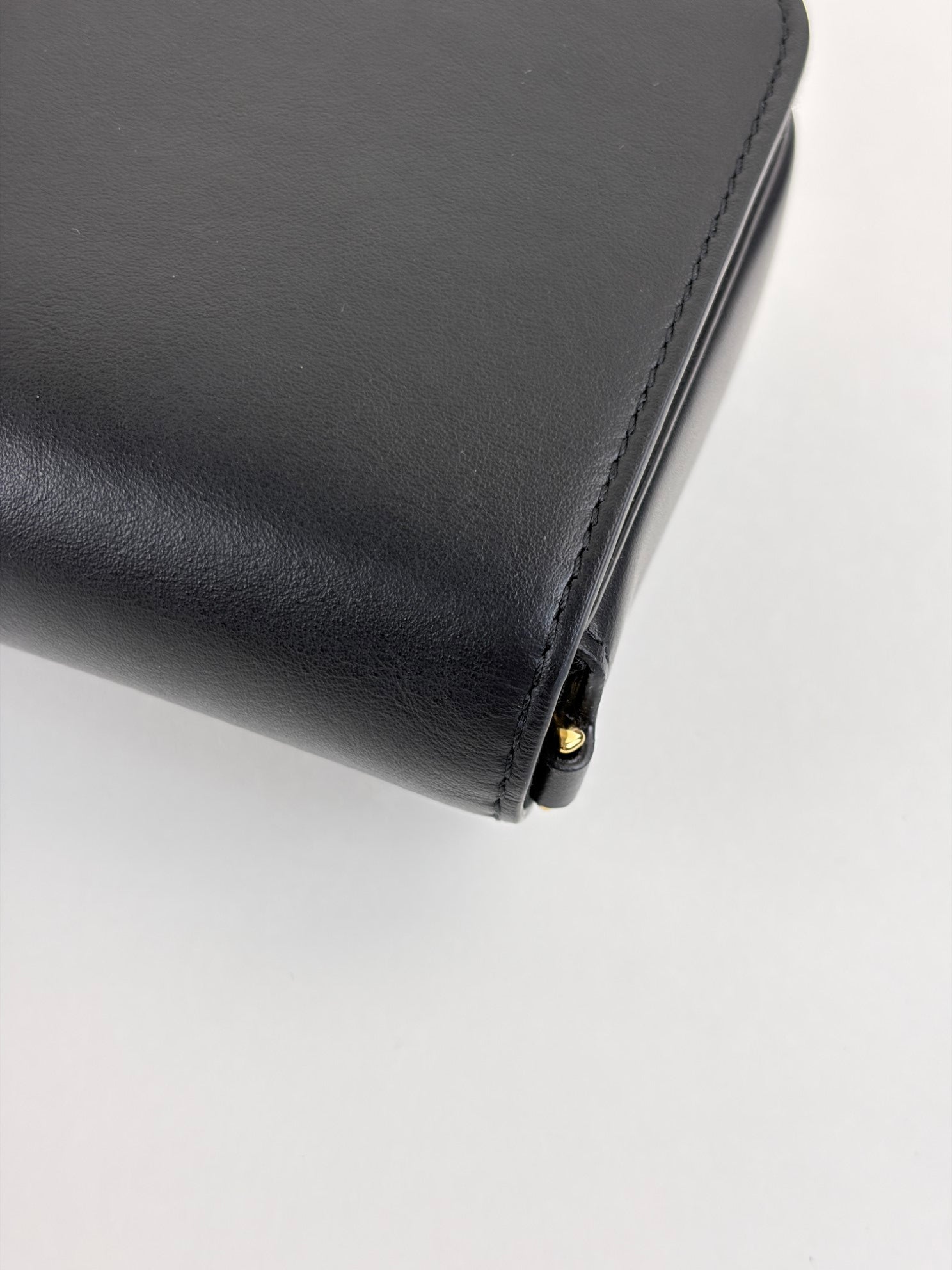 Fendi Black smooth leather Fendigraphy Wallet On Chain bag