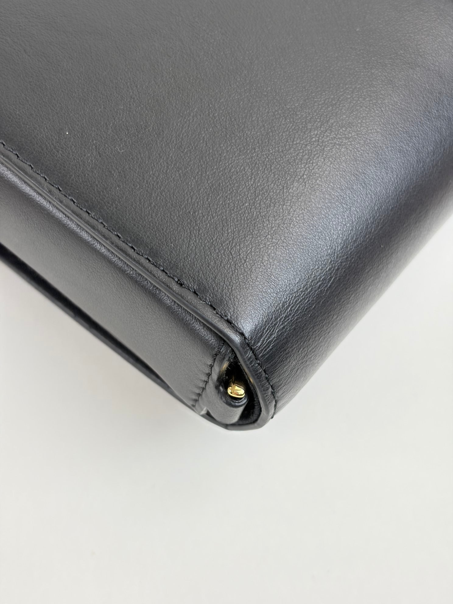 Fendi Black smooth leather Fendigraphy Wallet On Chain bag