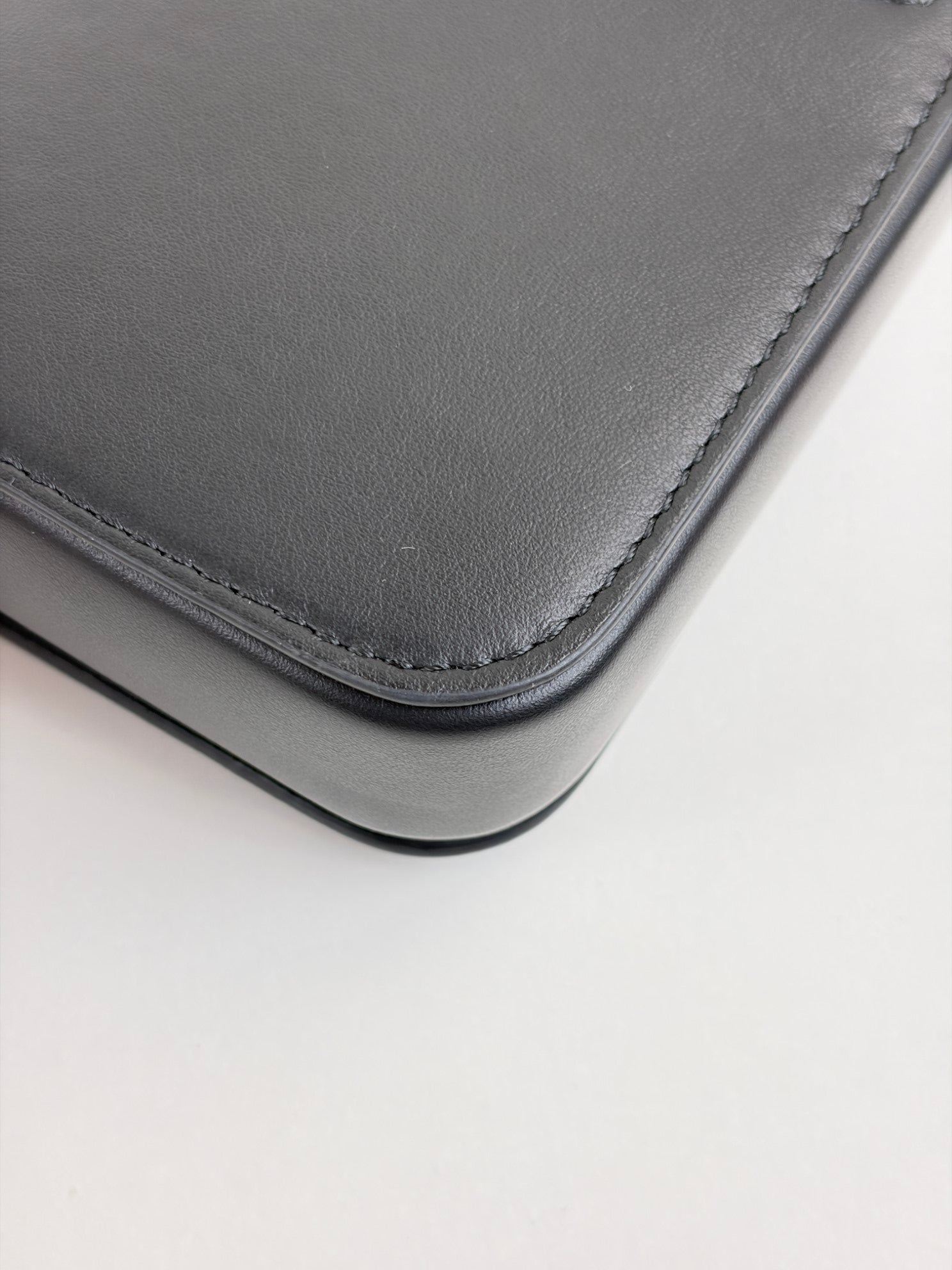 Fendi Black smooth leather Fendigraphy Wallet On Chain bag