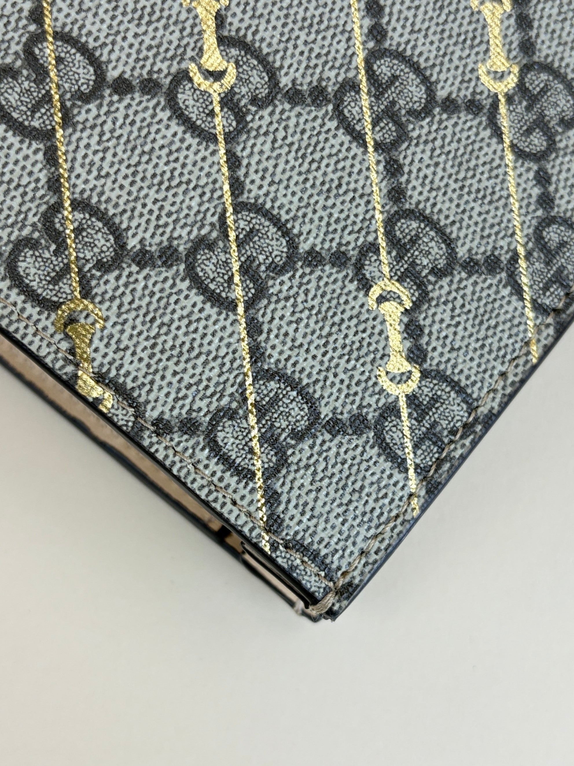 Gucci beige gg supreme monogram canvas and calfskin with gold horse bit print pouch