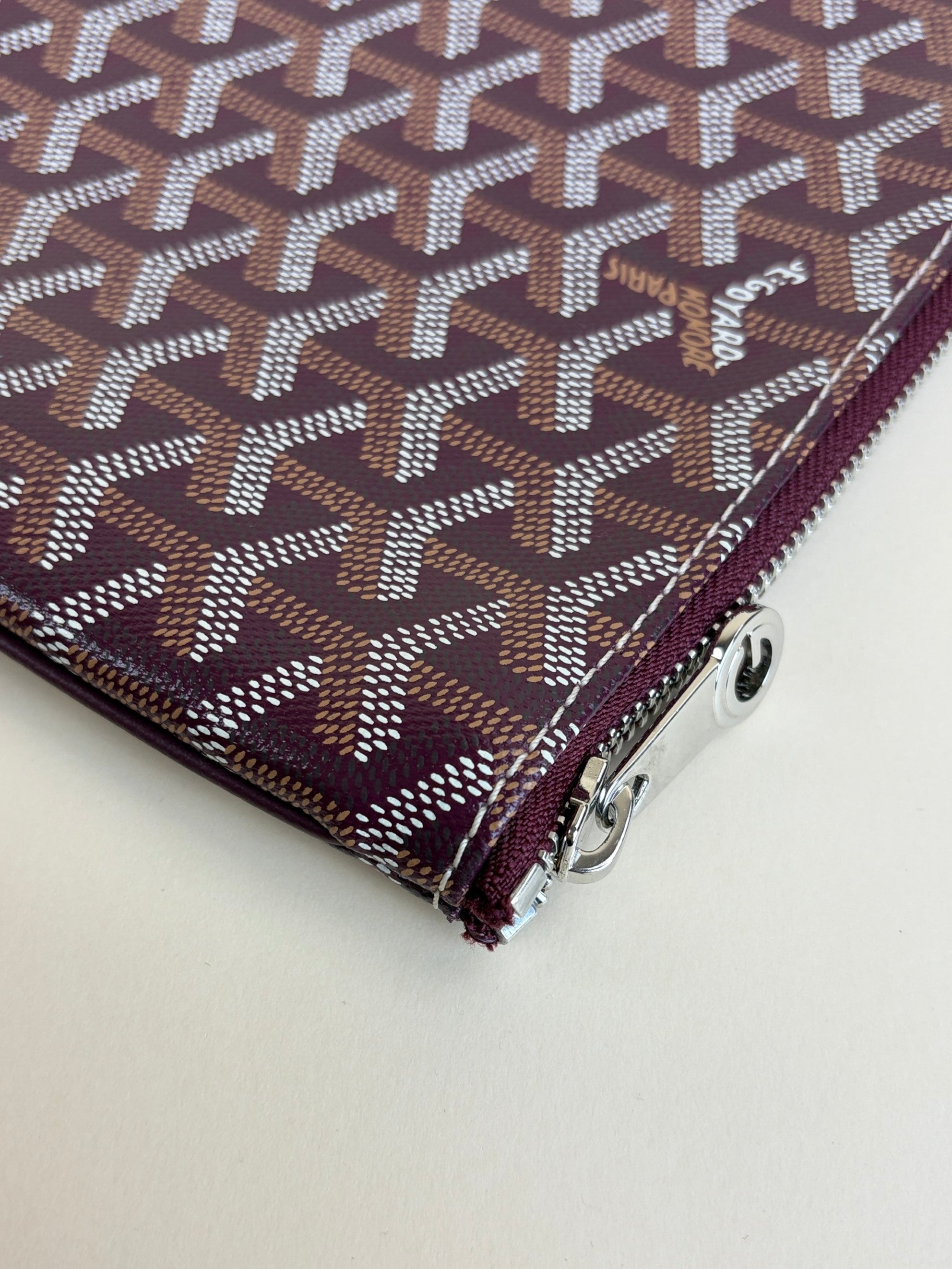 Goyard euro burgundy gabardine senat mgm pouch