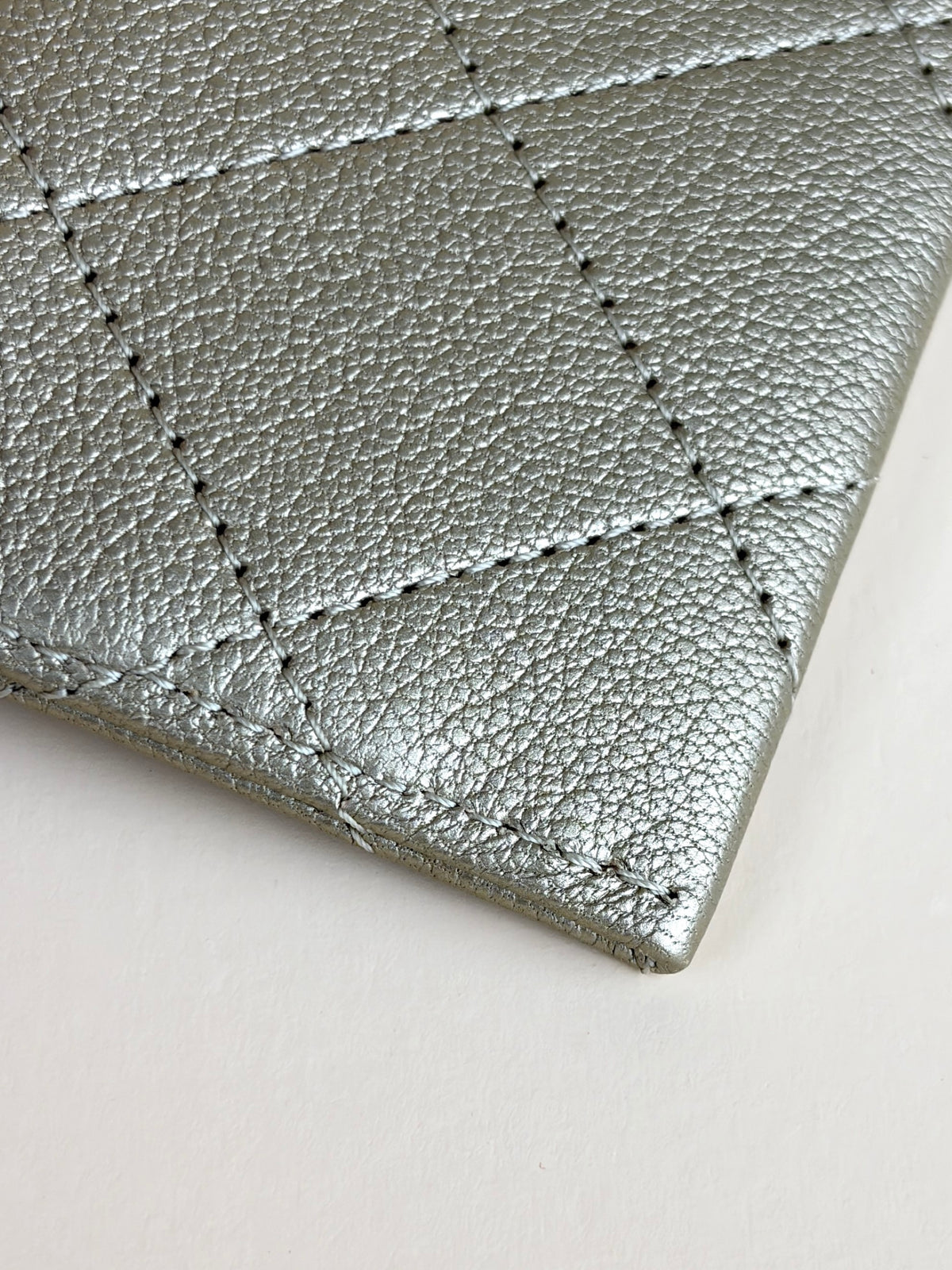 Chanel gold metallic quilted calfskin classic card holder
