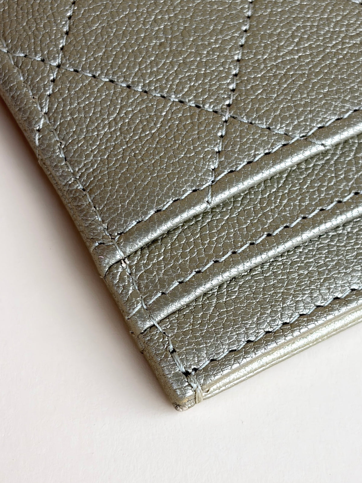 Chanel gold metallic quilted calfskin classic card holder