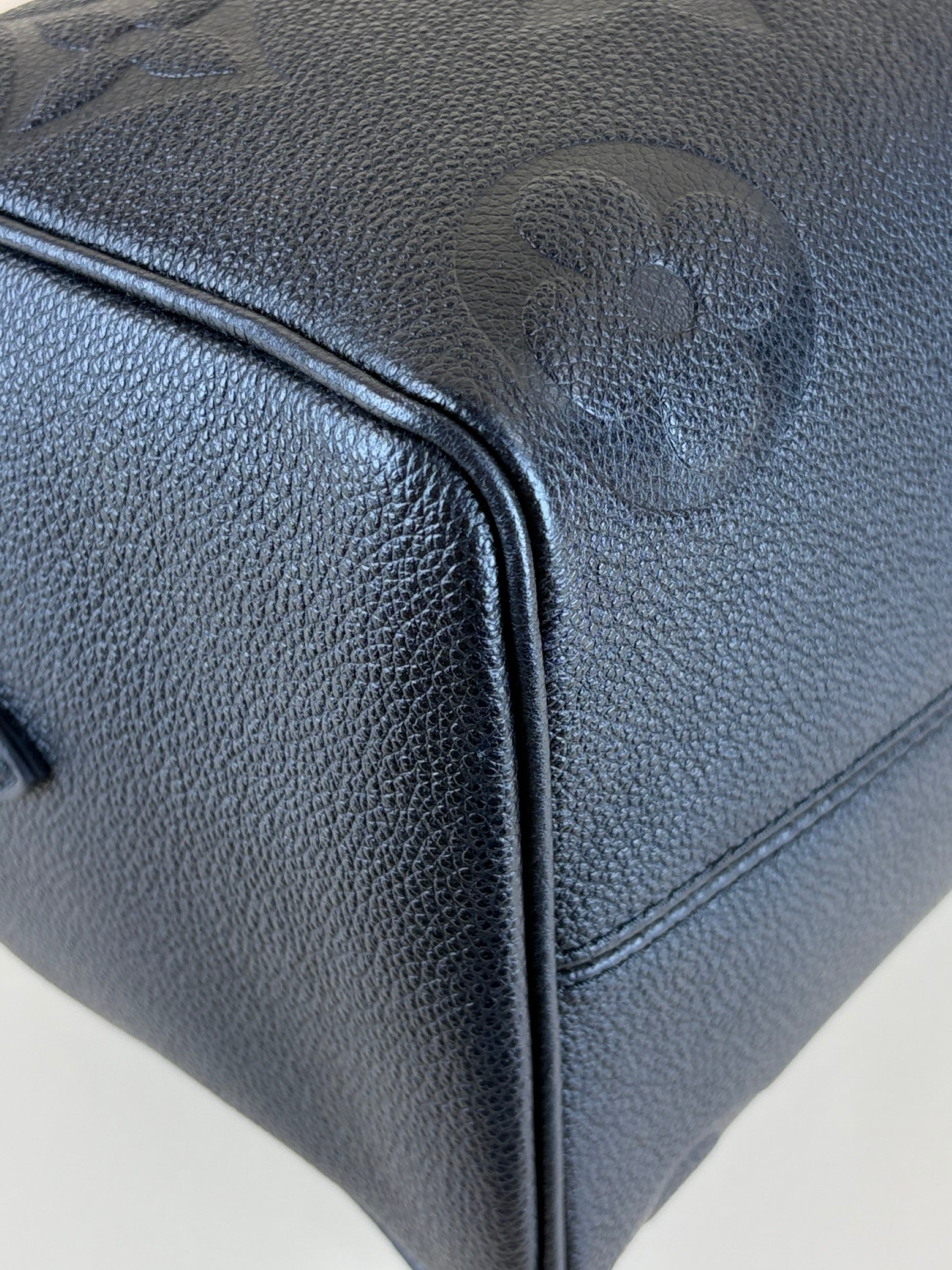 Louis Vuitton Black Monogram Imprinted leather speedy bandoliered 25tote bag