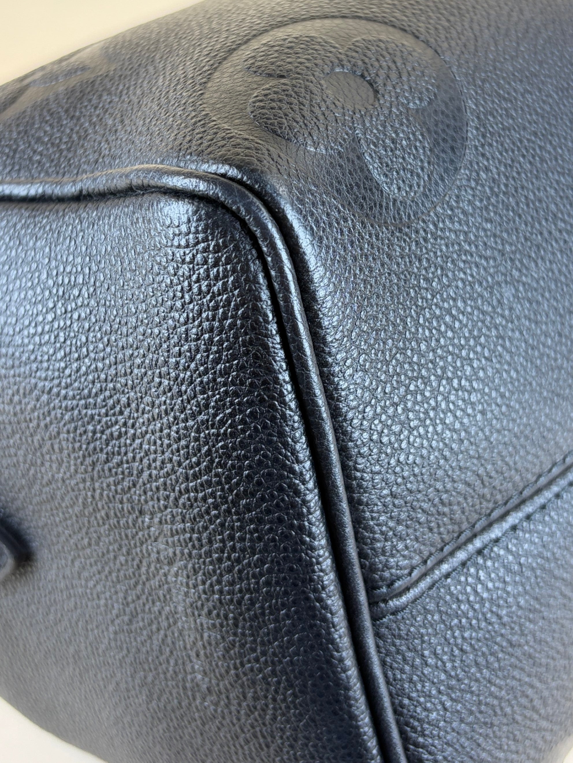 Louis Vuitton Black Monogram Imprinted leather speedy bandoliered 25tote bag