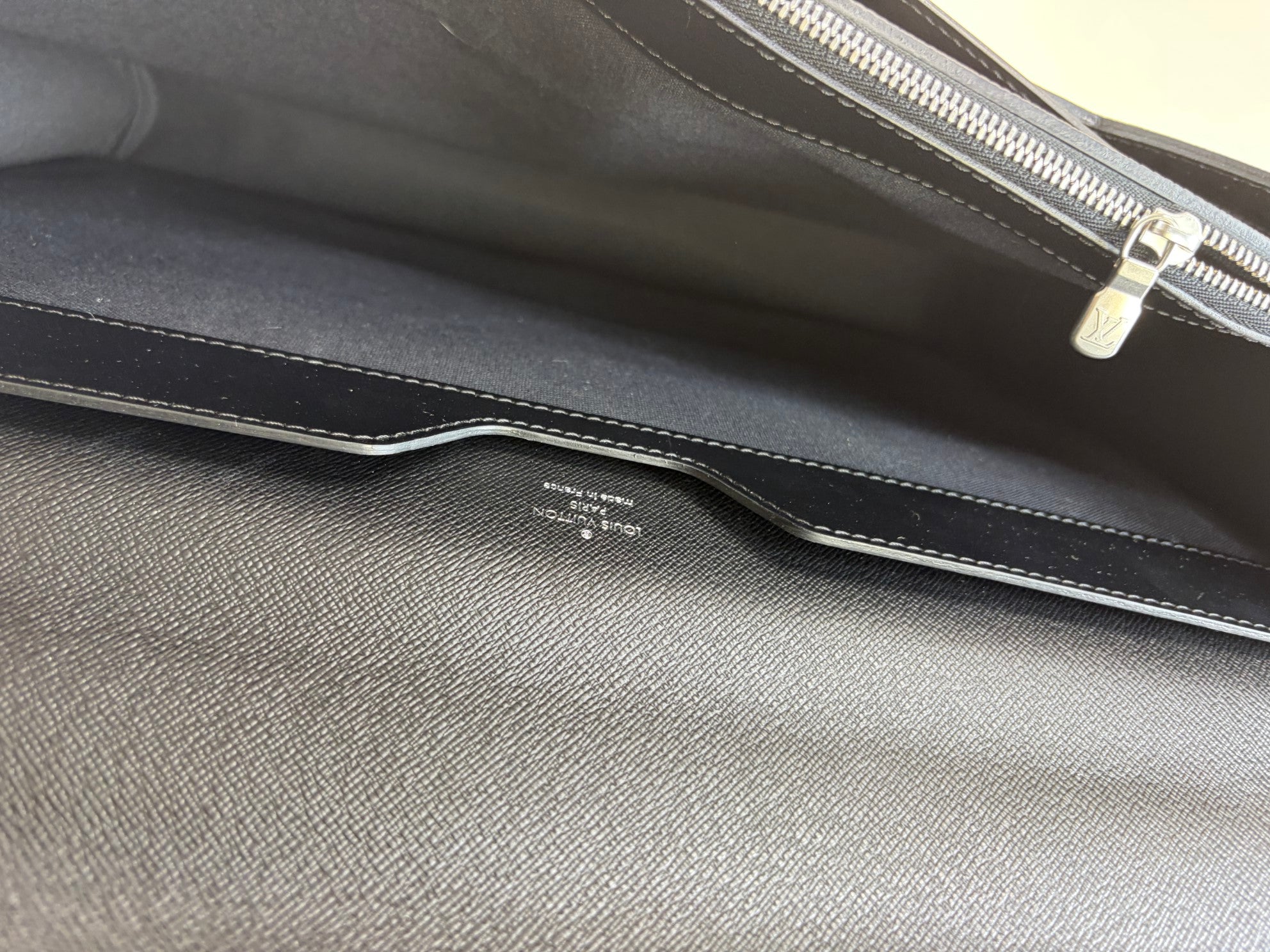 louis vuitton adoise taiga leather dark grey rousto 1 compartment business bag