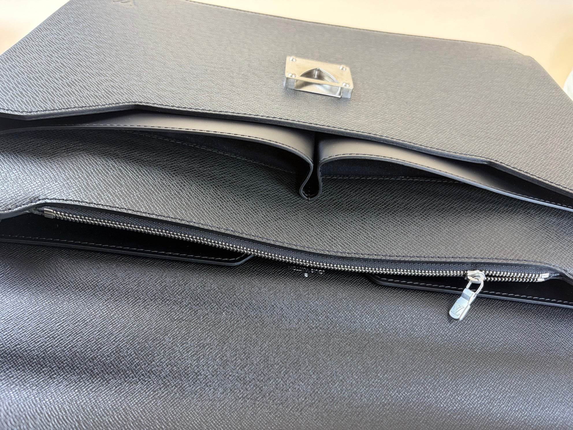 louis vuitton adoise taiga leather dark grey rousto 1 compartment business bag