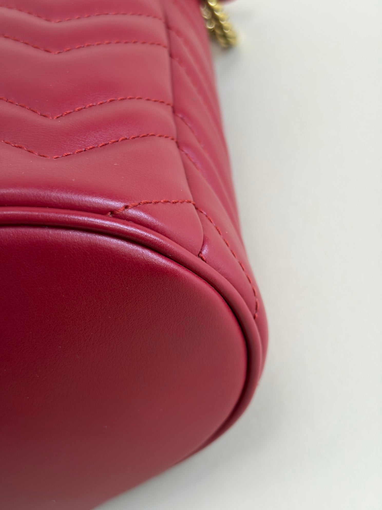 Gucci red calf skin matelassé mini gg Marmont backet bag