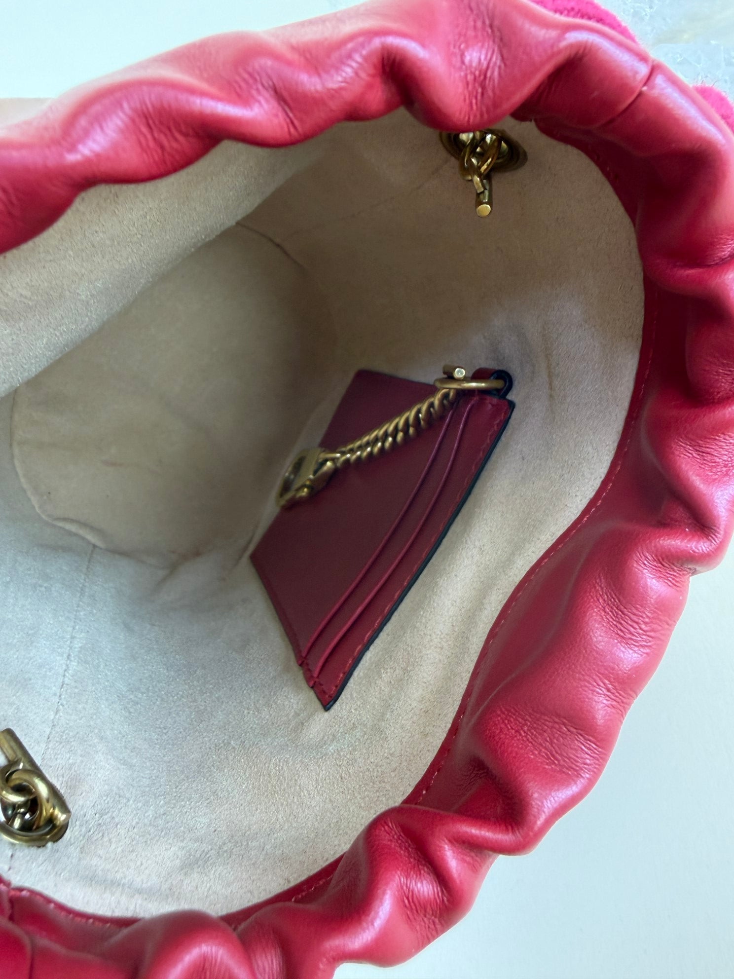 Gucci red calf skin matelassé mini gg Marmont backet bag