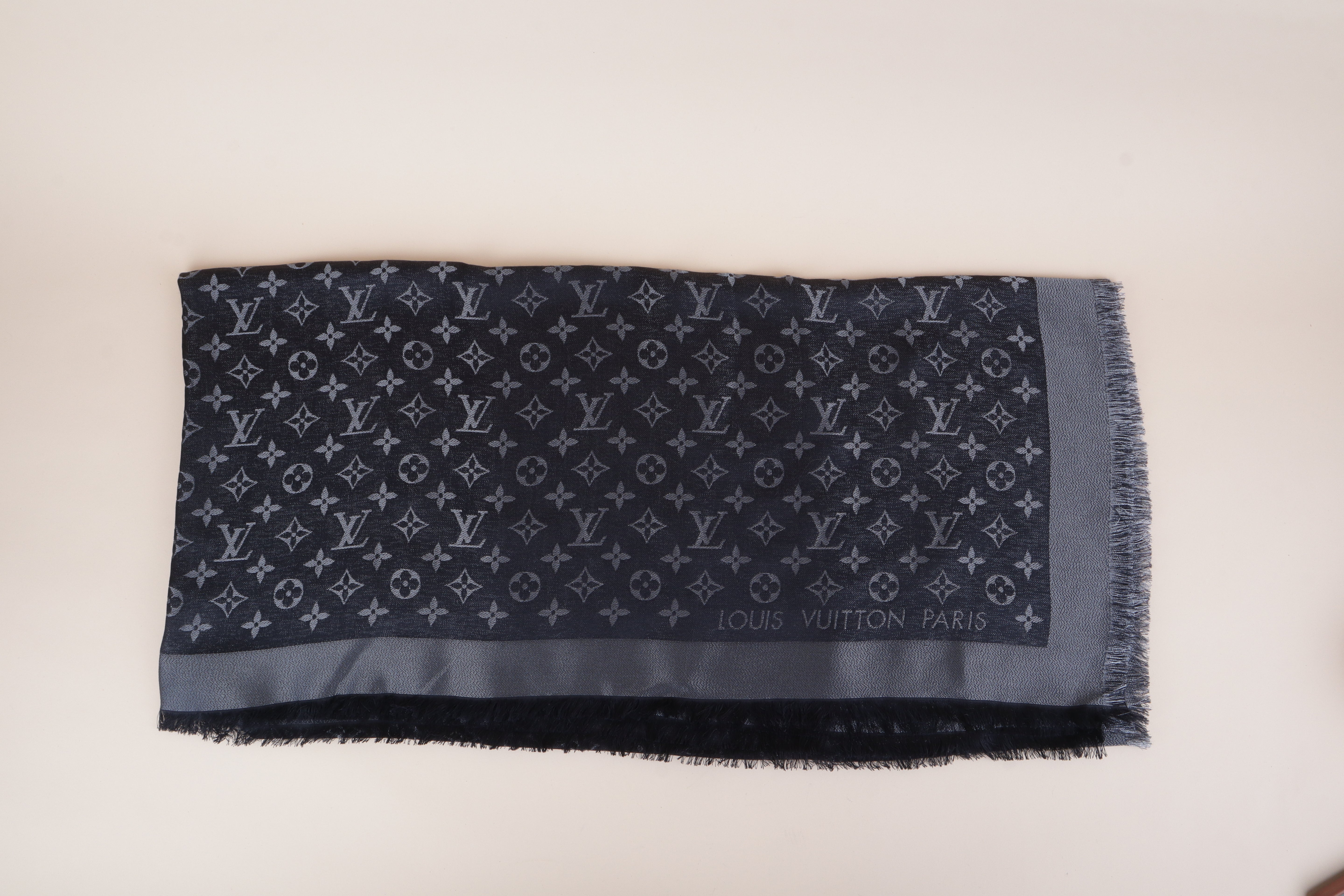 Louis Vuitton Shine Shawl monogram bicolor dark and light brown