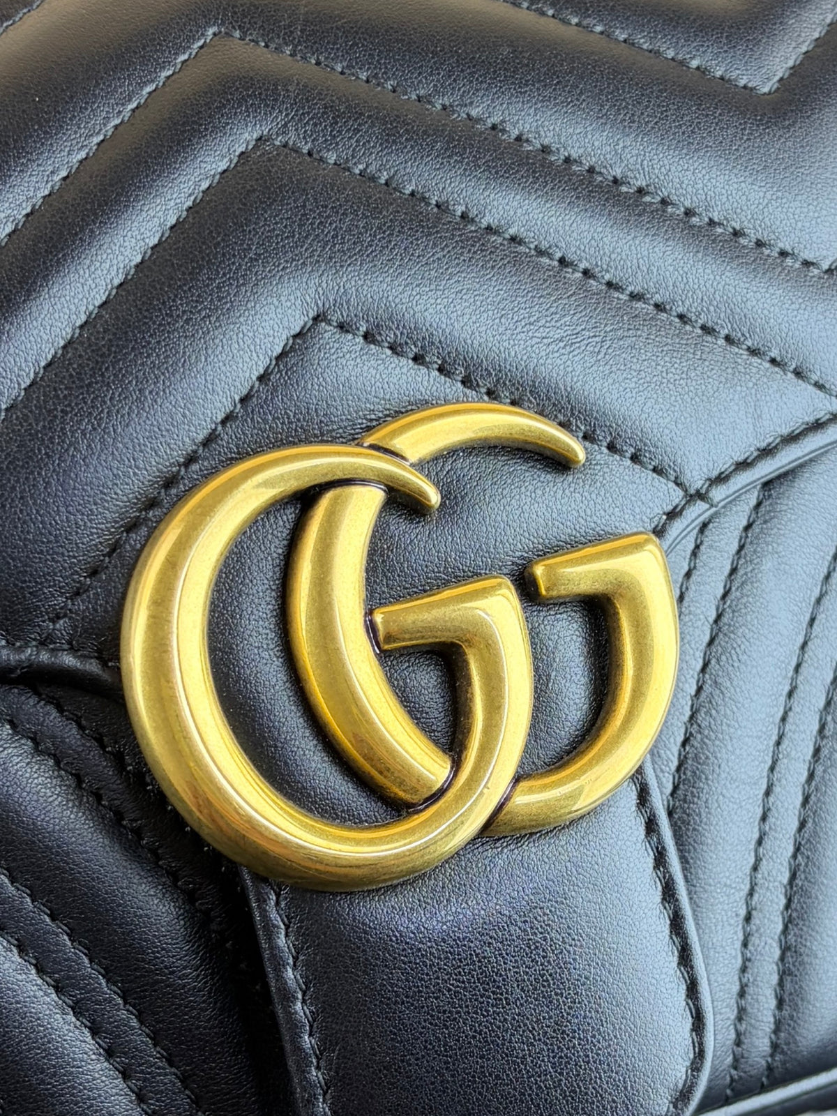 Gucci black GG Marmont Medium Shoulder Bag