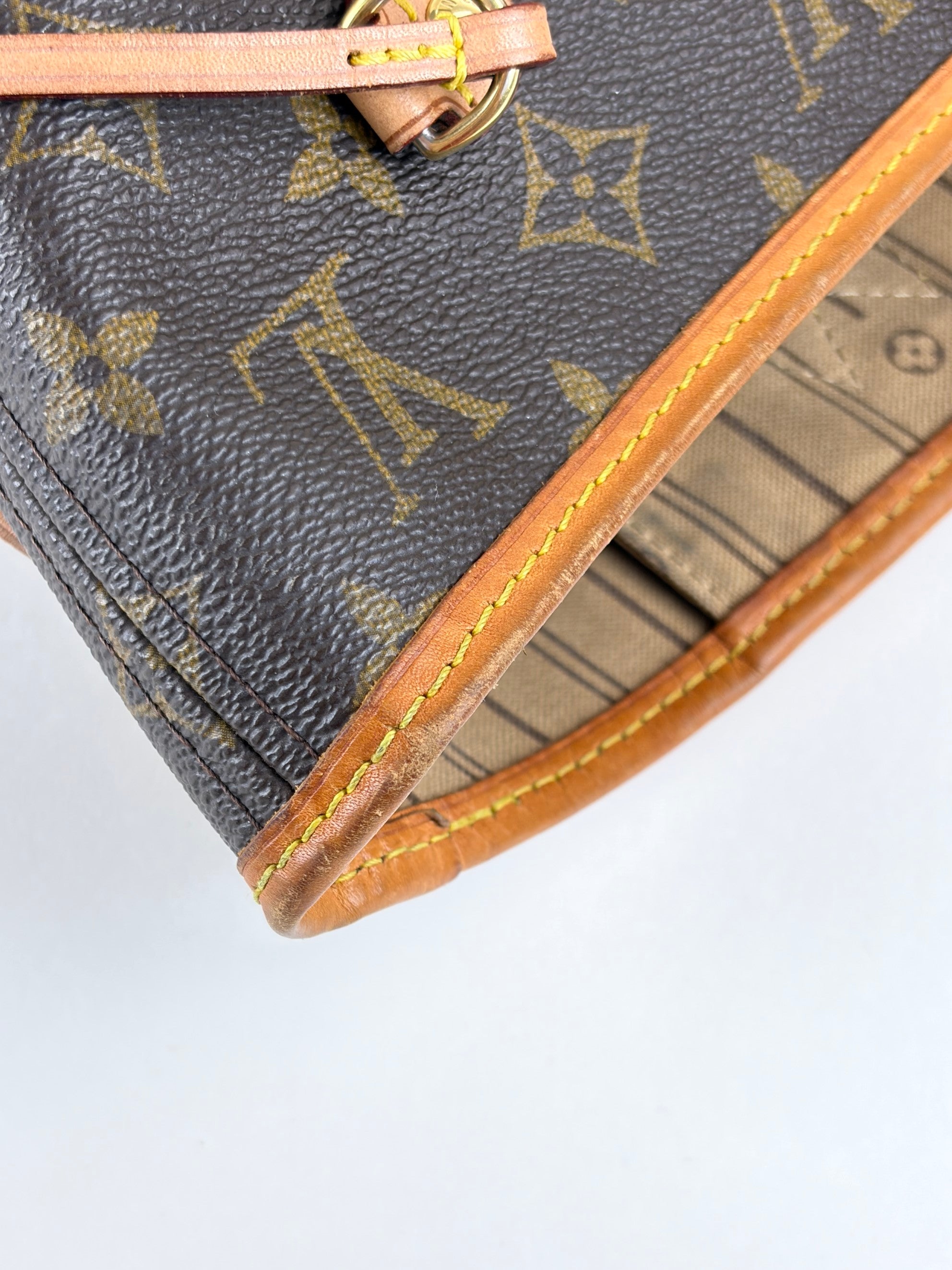 Louis Vuitton Monogram canvas MM Neverfull Bag