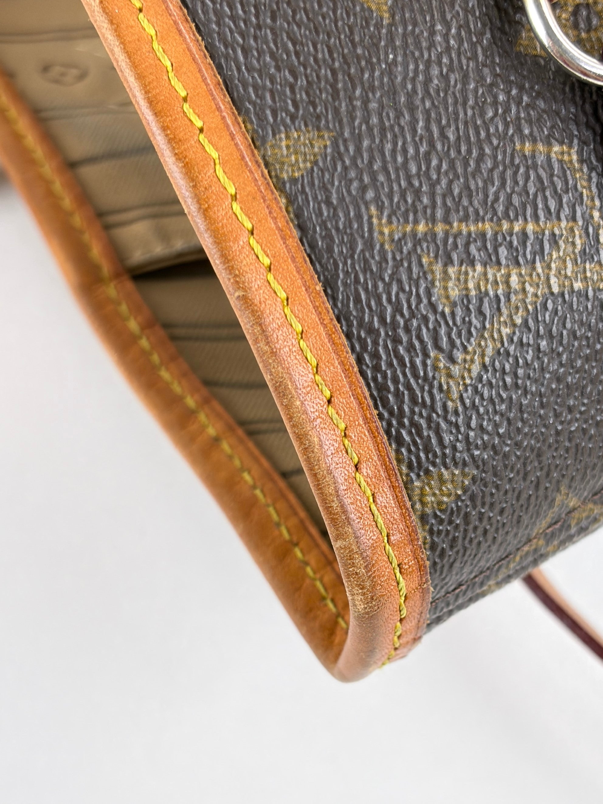 Louis Vuitton Monogram canvas MM Neverfull Bag