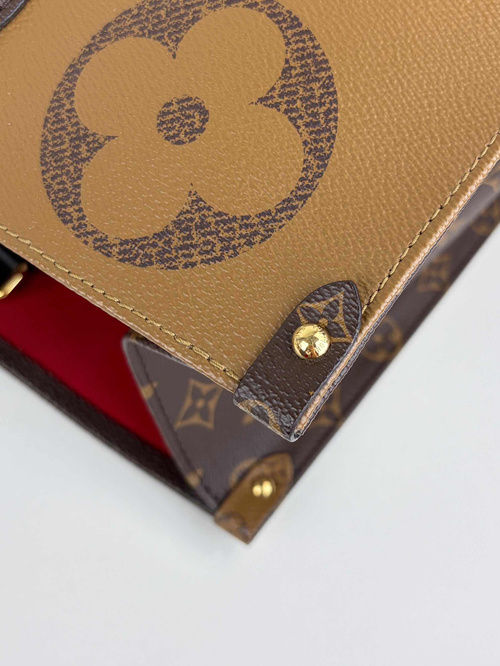 Louis Vuitton Monogram giant canvas on the go GM tote bag