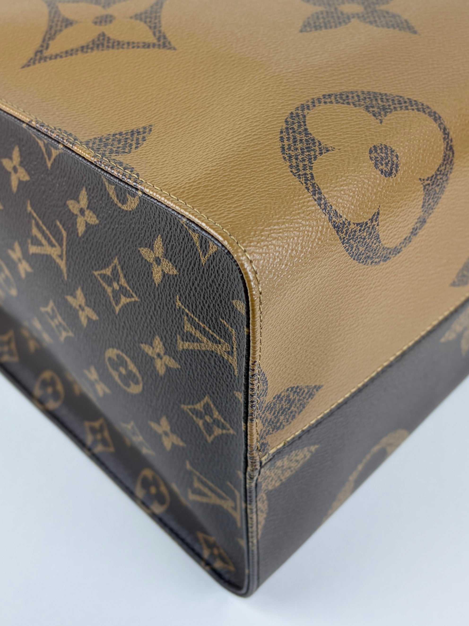 Louis Vuitton Monogram giant canvas on the go GM tote bag