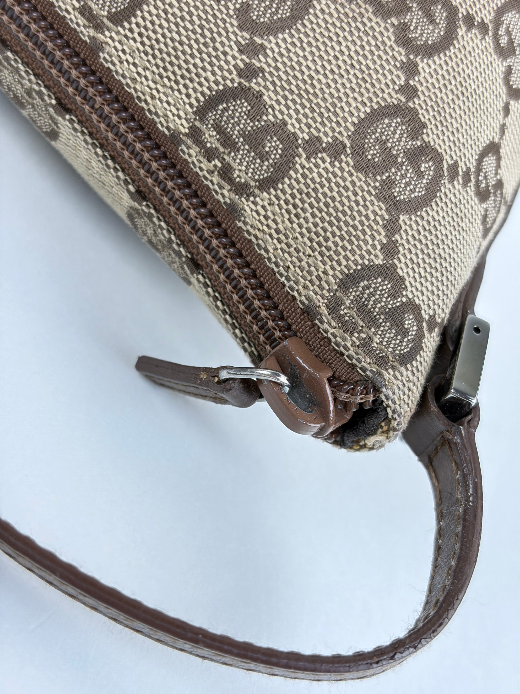 Gucci monogram boat pochette vintage gg beige mini bag