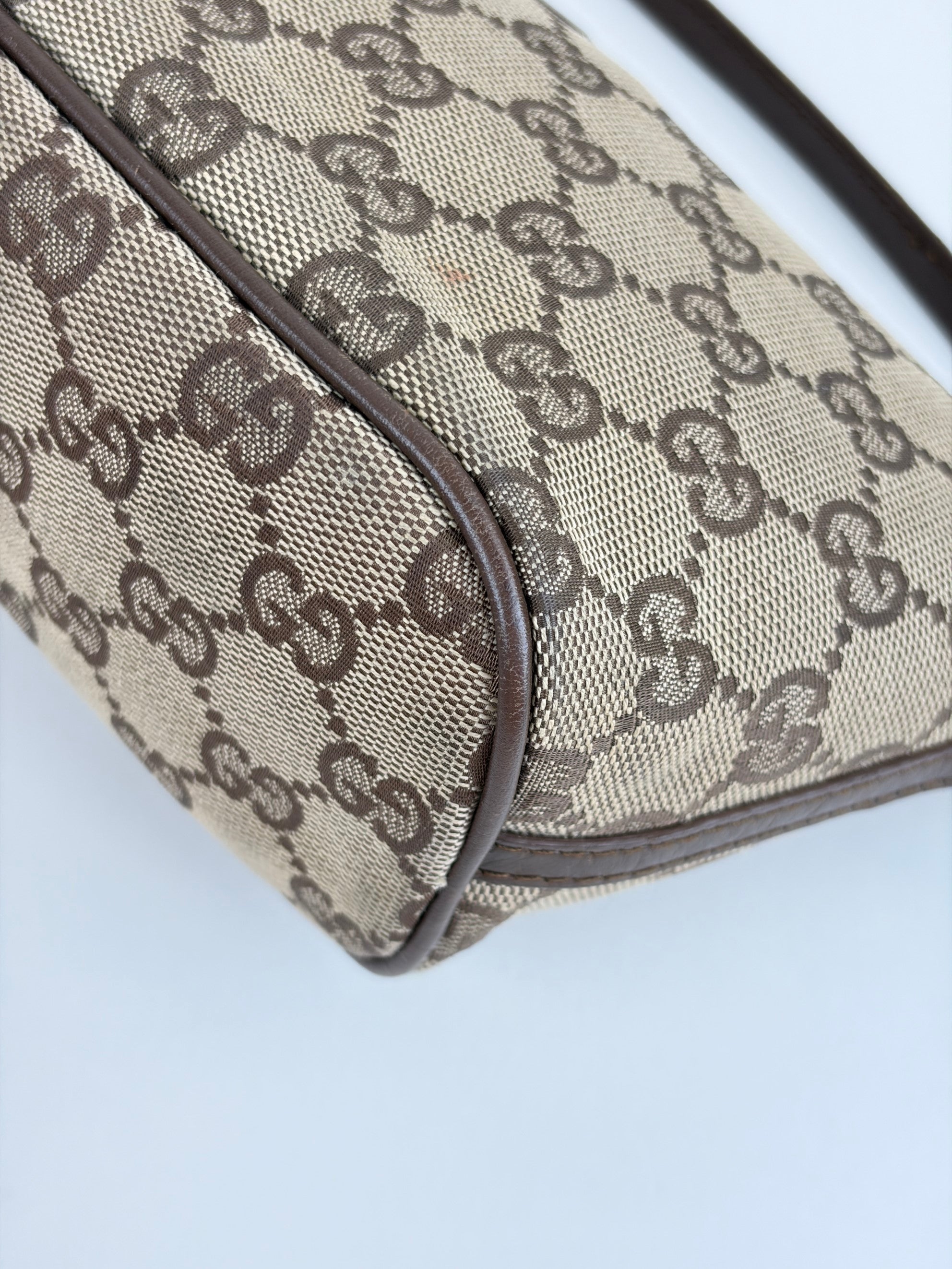 Gucci monogram boat pochette vintage gg beige mini bag