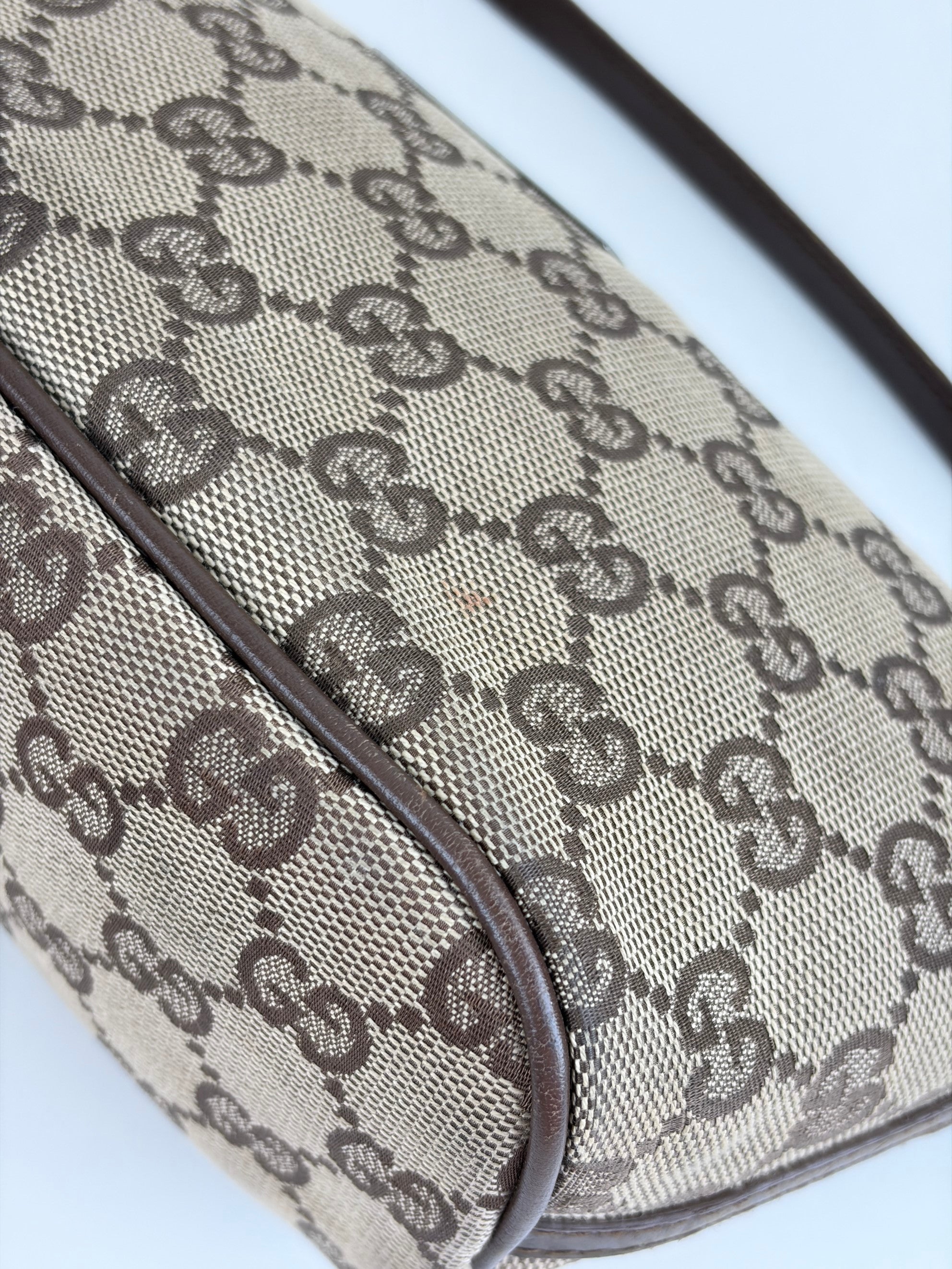 Gucci monogram boat pochette vintage gg beige mini bag