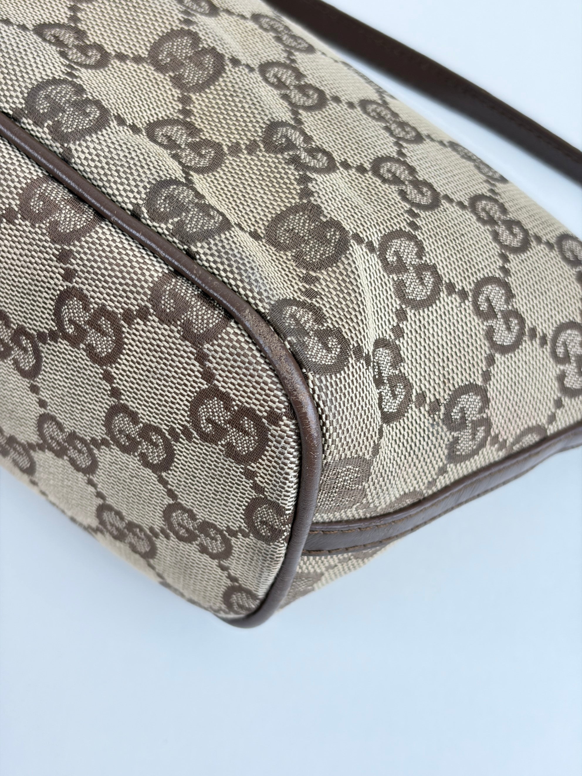 Gucci monogram boat pochette vintage gg beige mini bag