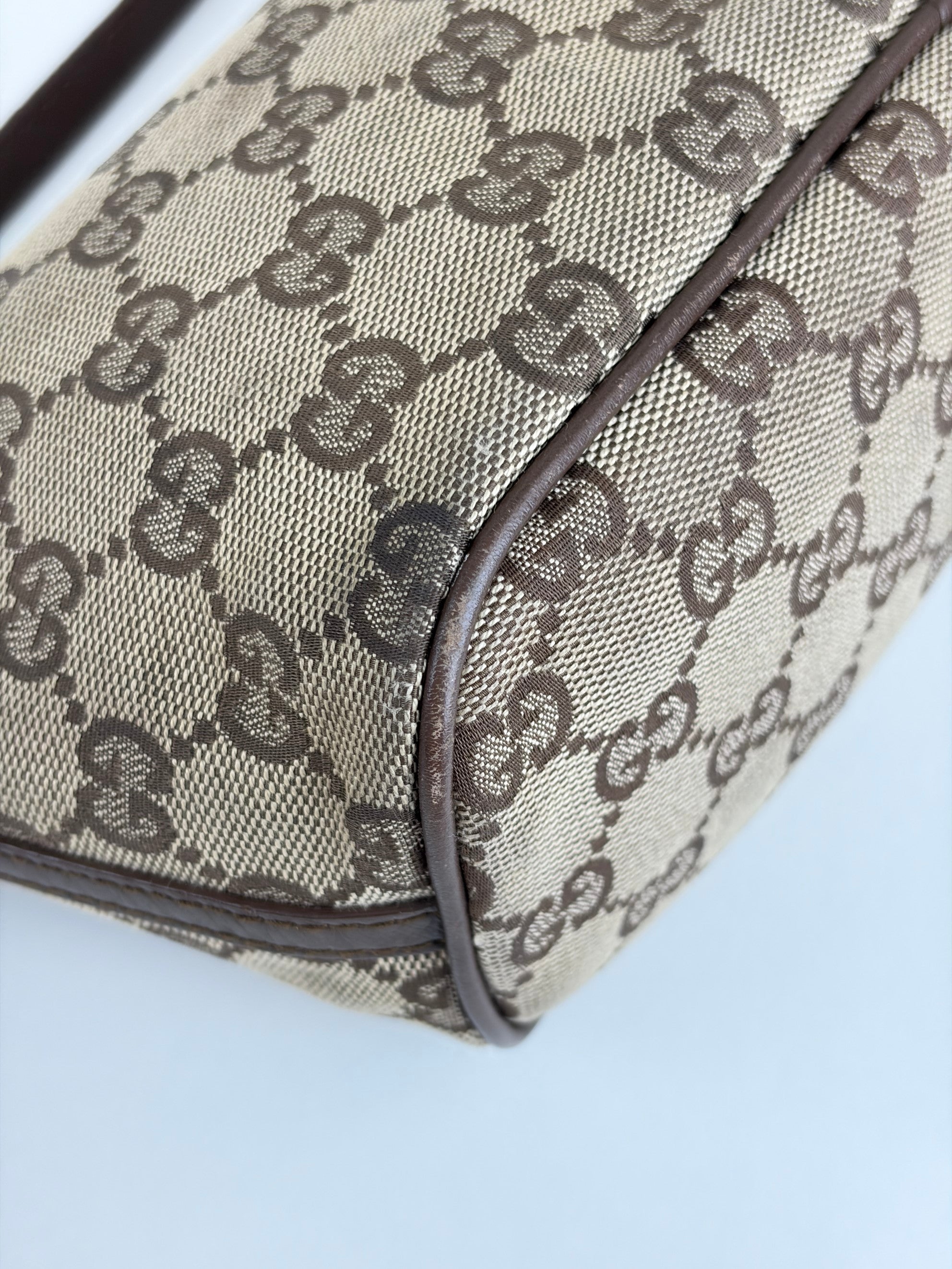 Gucci monogram boat pochette vintage gg beige mini bag