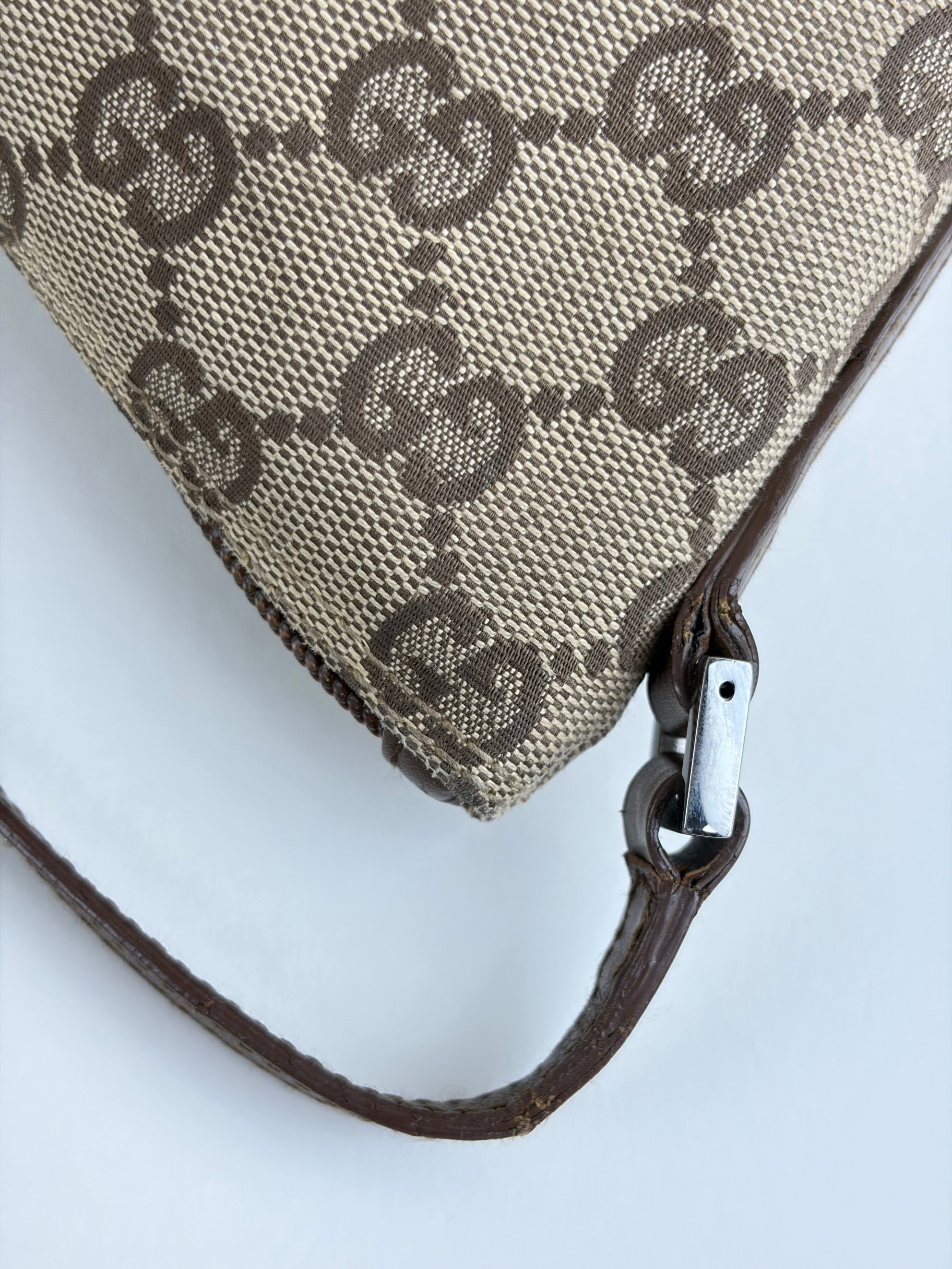 Gucci monogram boat pochette vintage gg beige mini bag