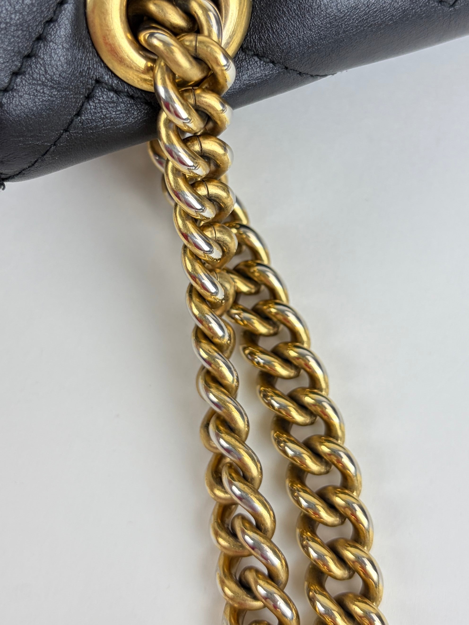 Gucci Black gg Marmont medium Shoulder Bag