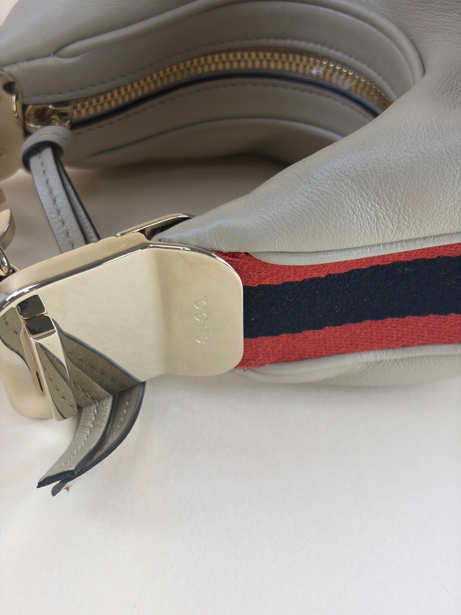 GUCCI Aira attaché small beige shoulder bag with canvas strap and leather strap