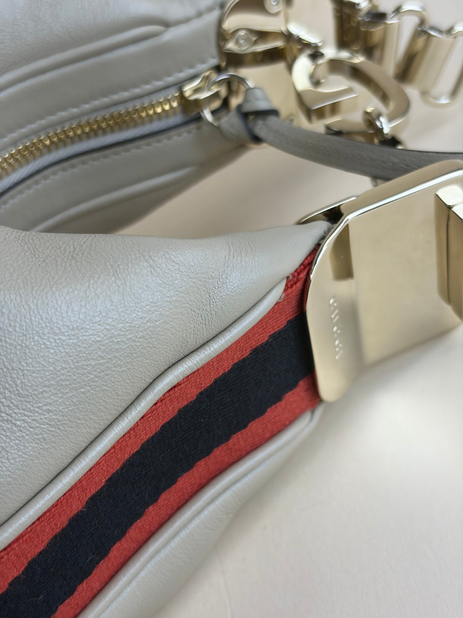 GUCCI Aira attaché small beige shoulder bag with canvas strap and leather strap