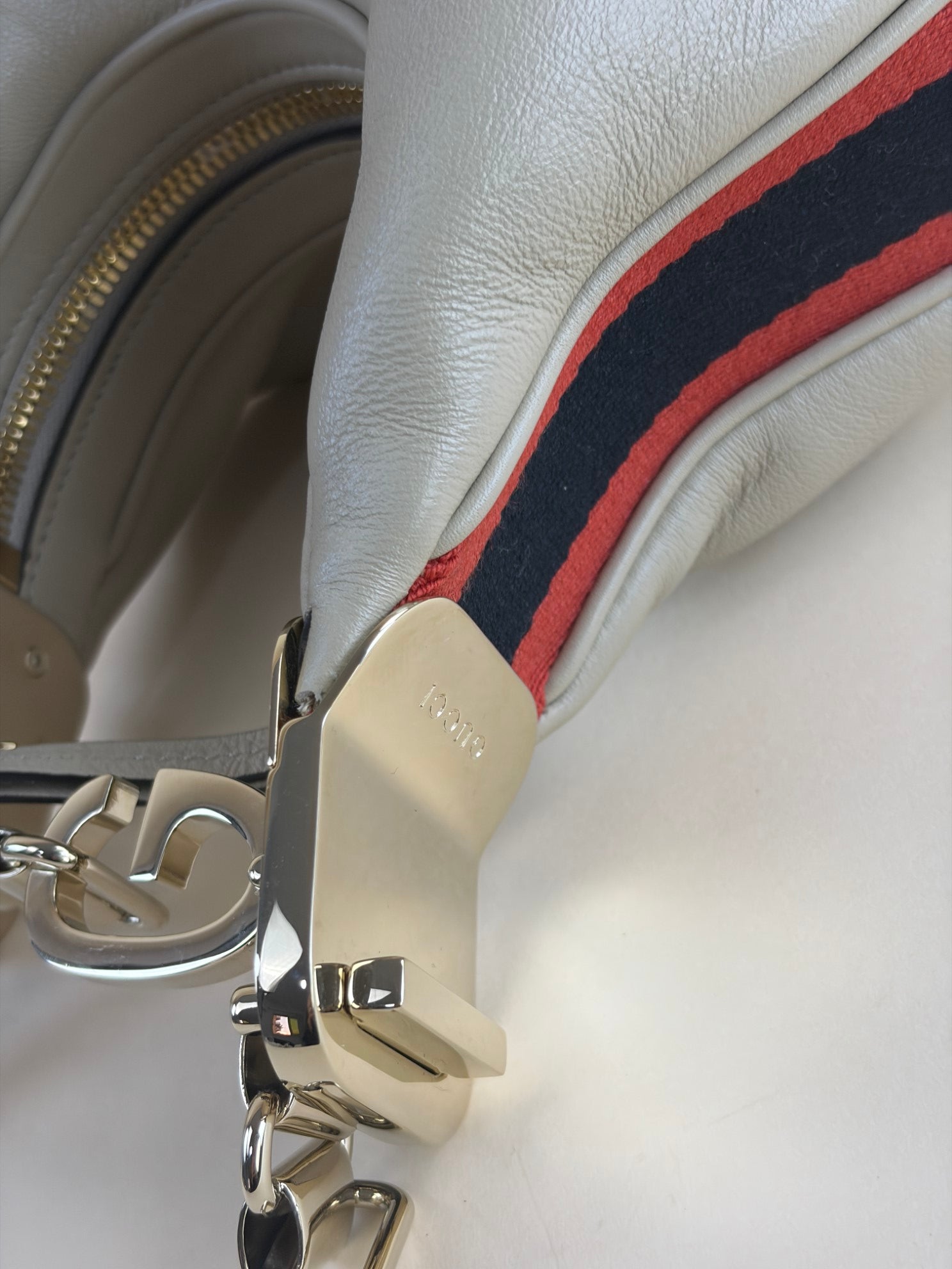 GUCCI Aira attaché small beige shoulder bag with canvas strap and leather strap