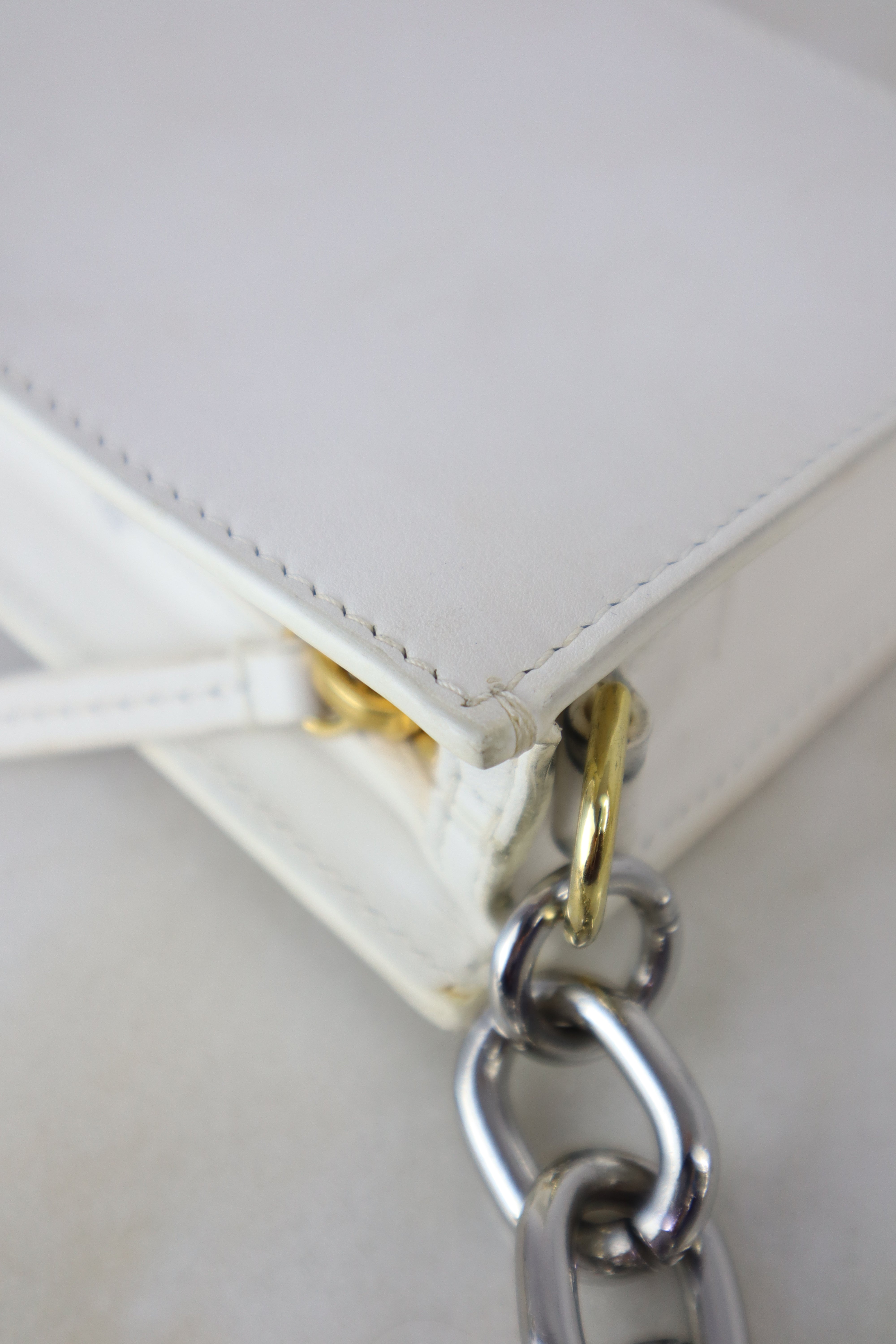 Jacquemus White Le Ciuciu Chain Shoulder Bag-handbag-Jacquemus-The Closet Egypt