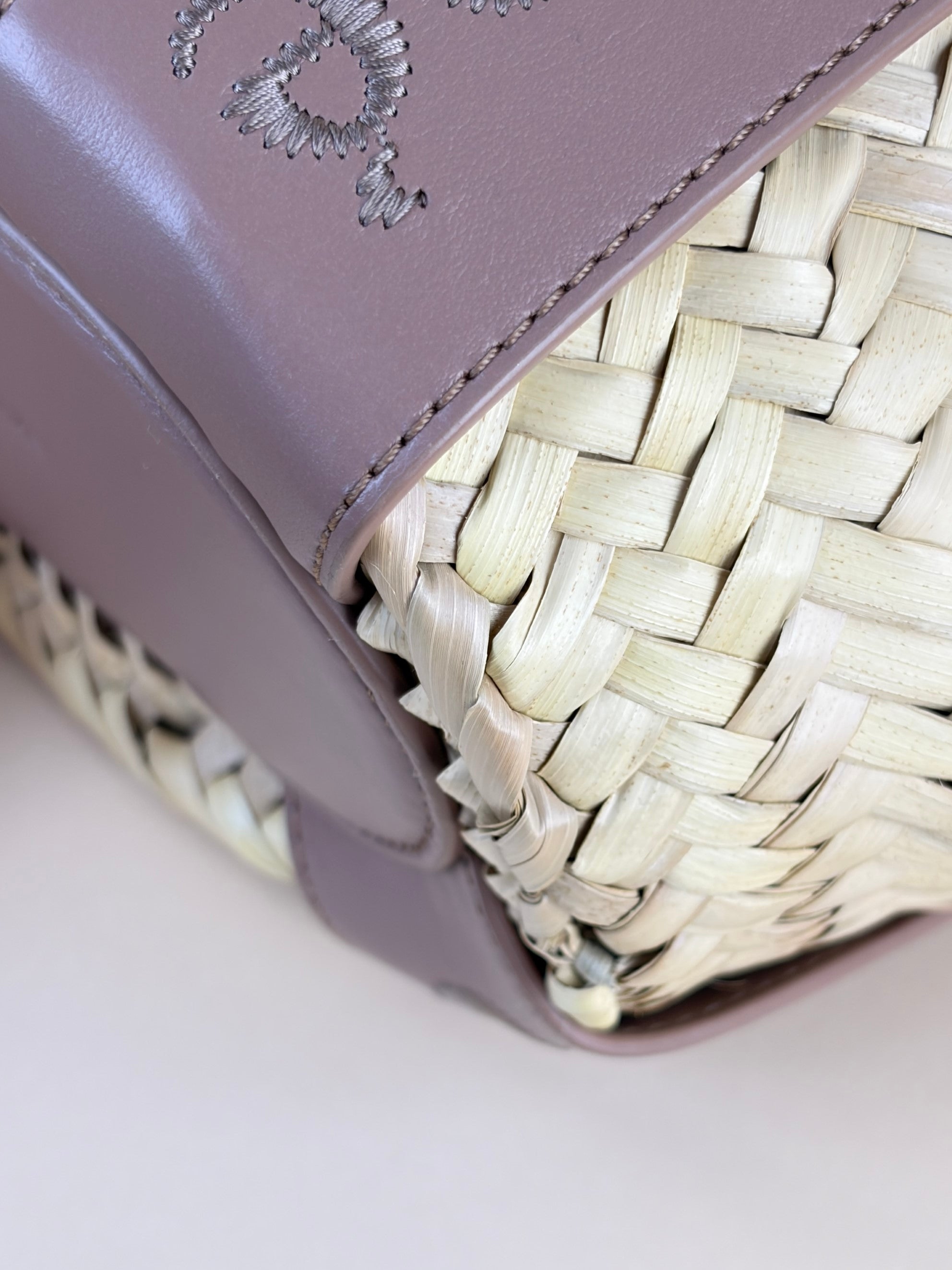Chloe pink smooth calfskin small sense raffia basket bag