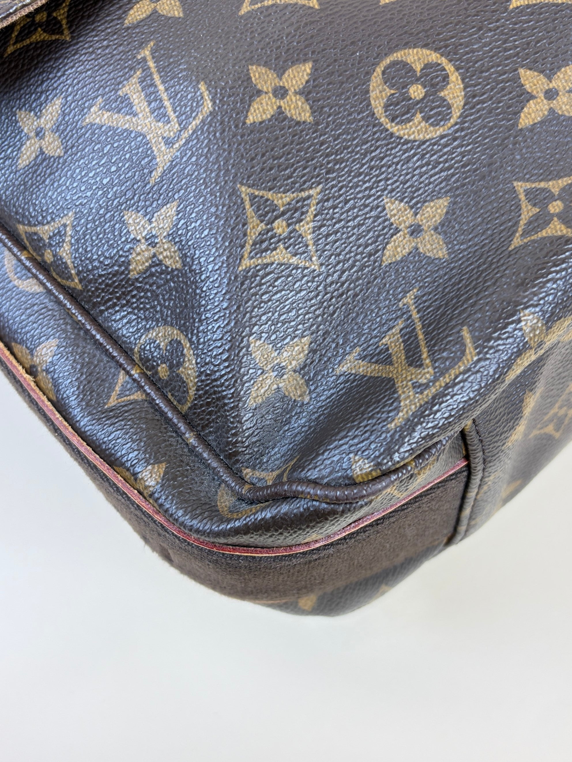 Louis Vuitton beaubourg mm monogram messenger bag