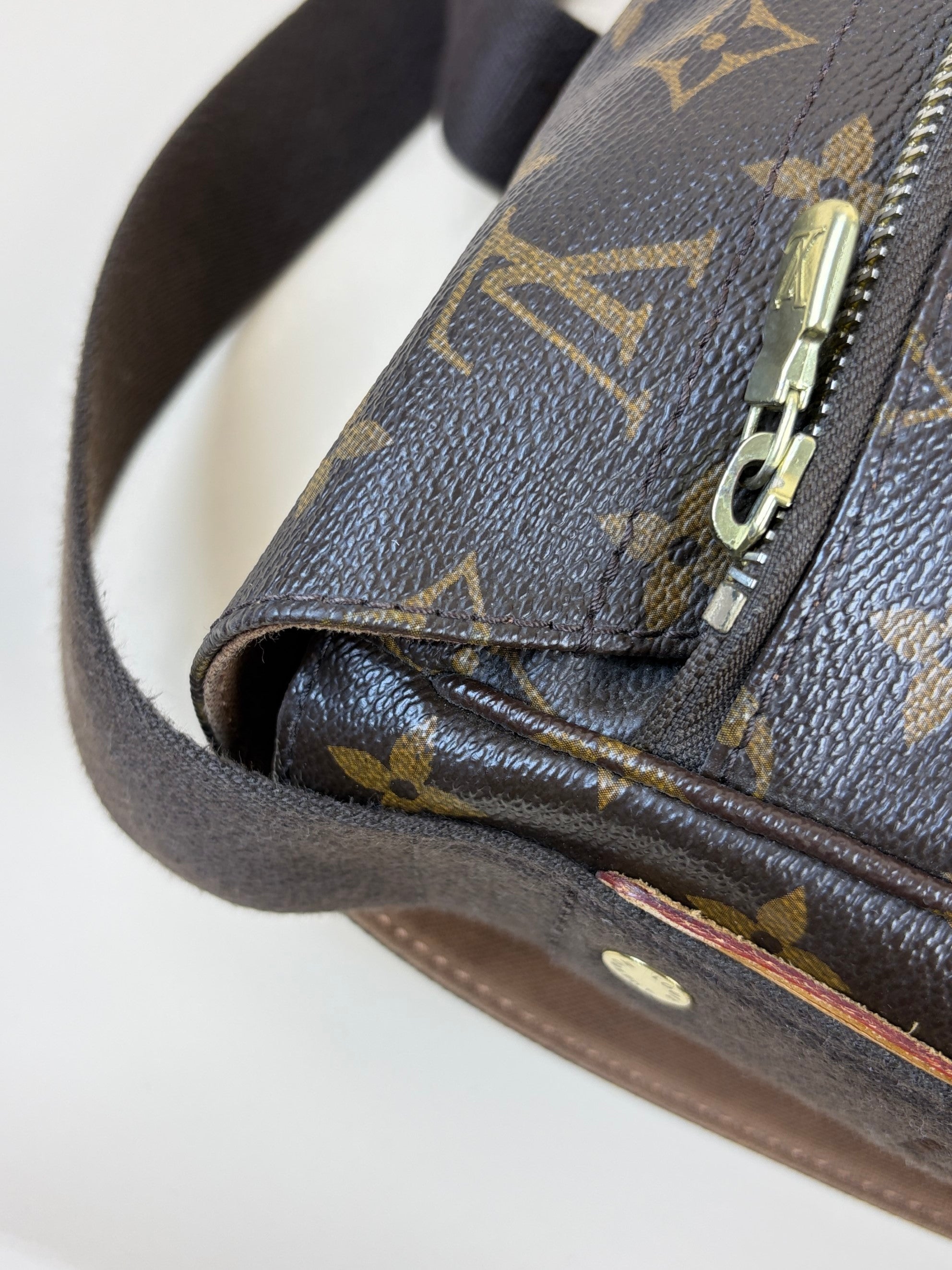 Louis Vuitton beaubourg mm monogram messenger bag