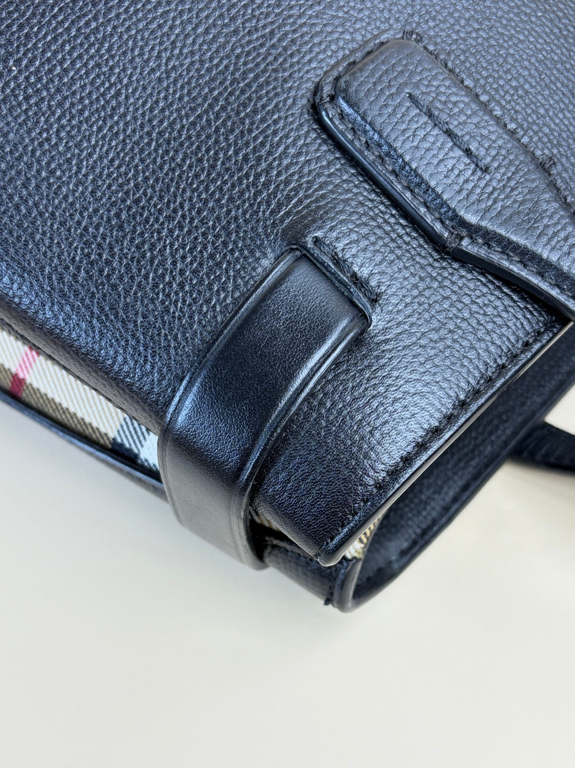 Burberry banner black small leather with House check