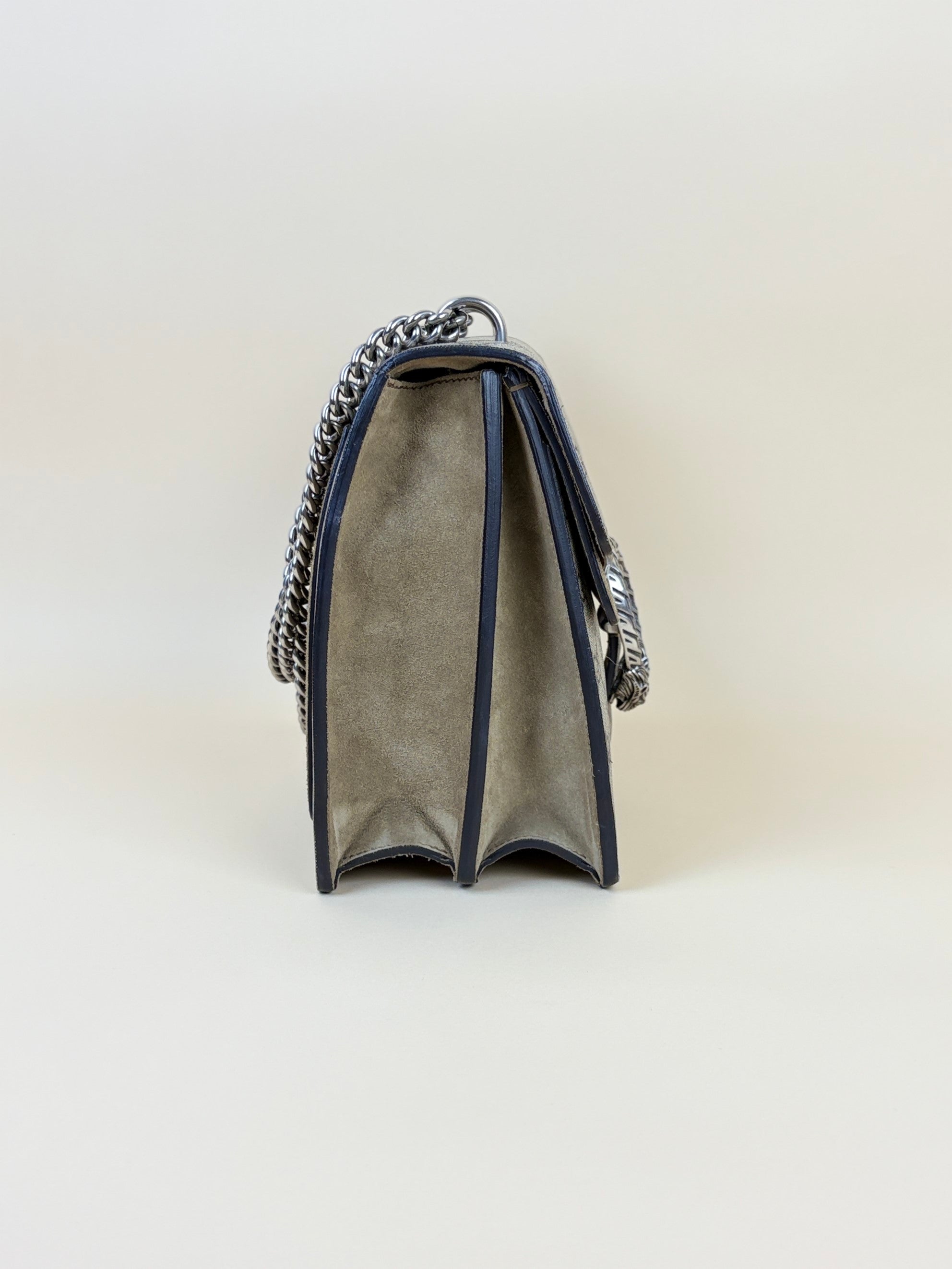 Gucci dionysus medium gg supreme shoulder bag