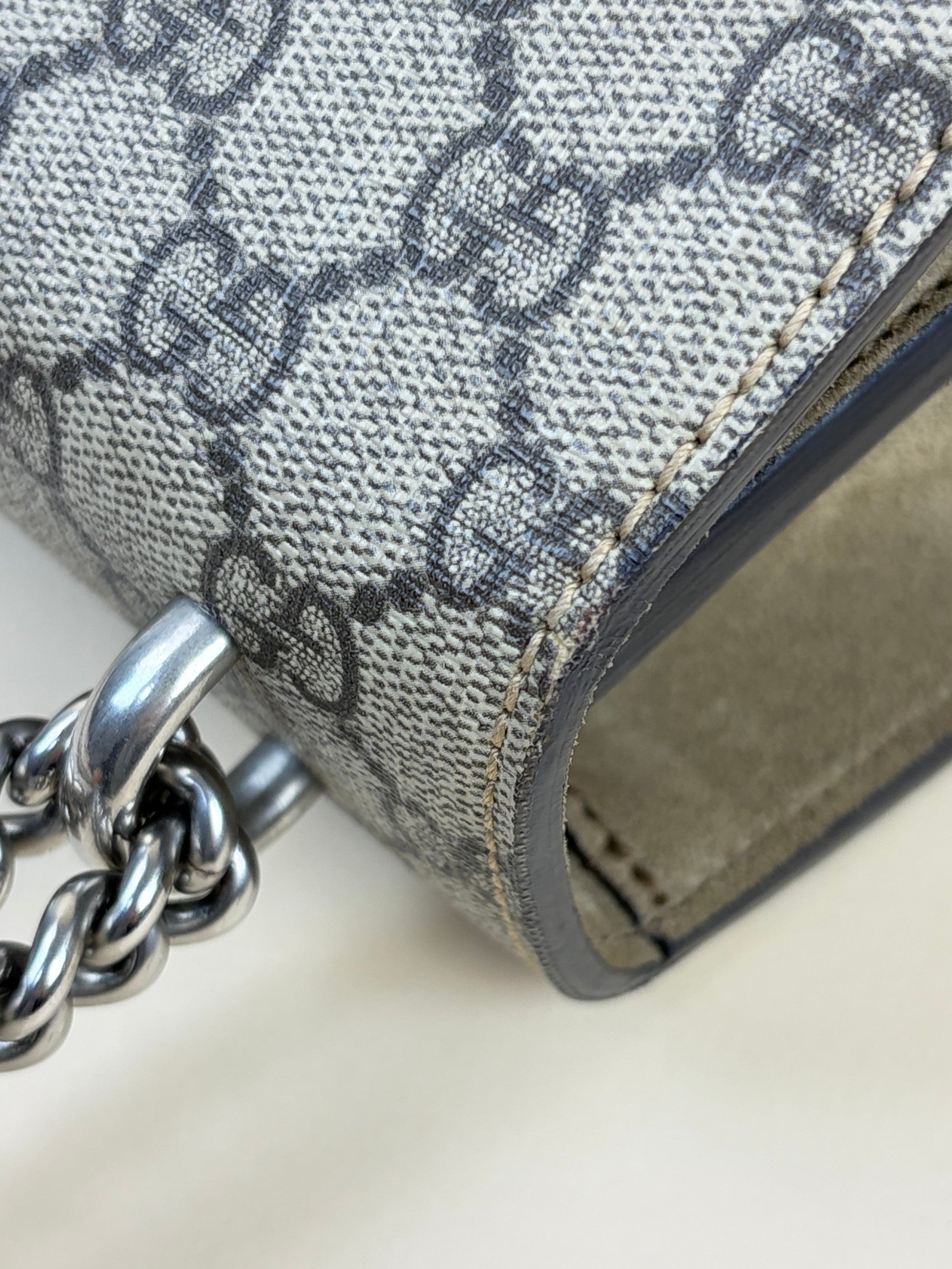 Gucci dionysus medium gg supreme shoulder bag
