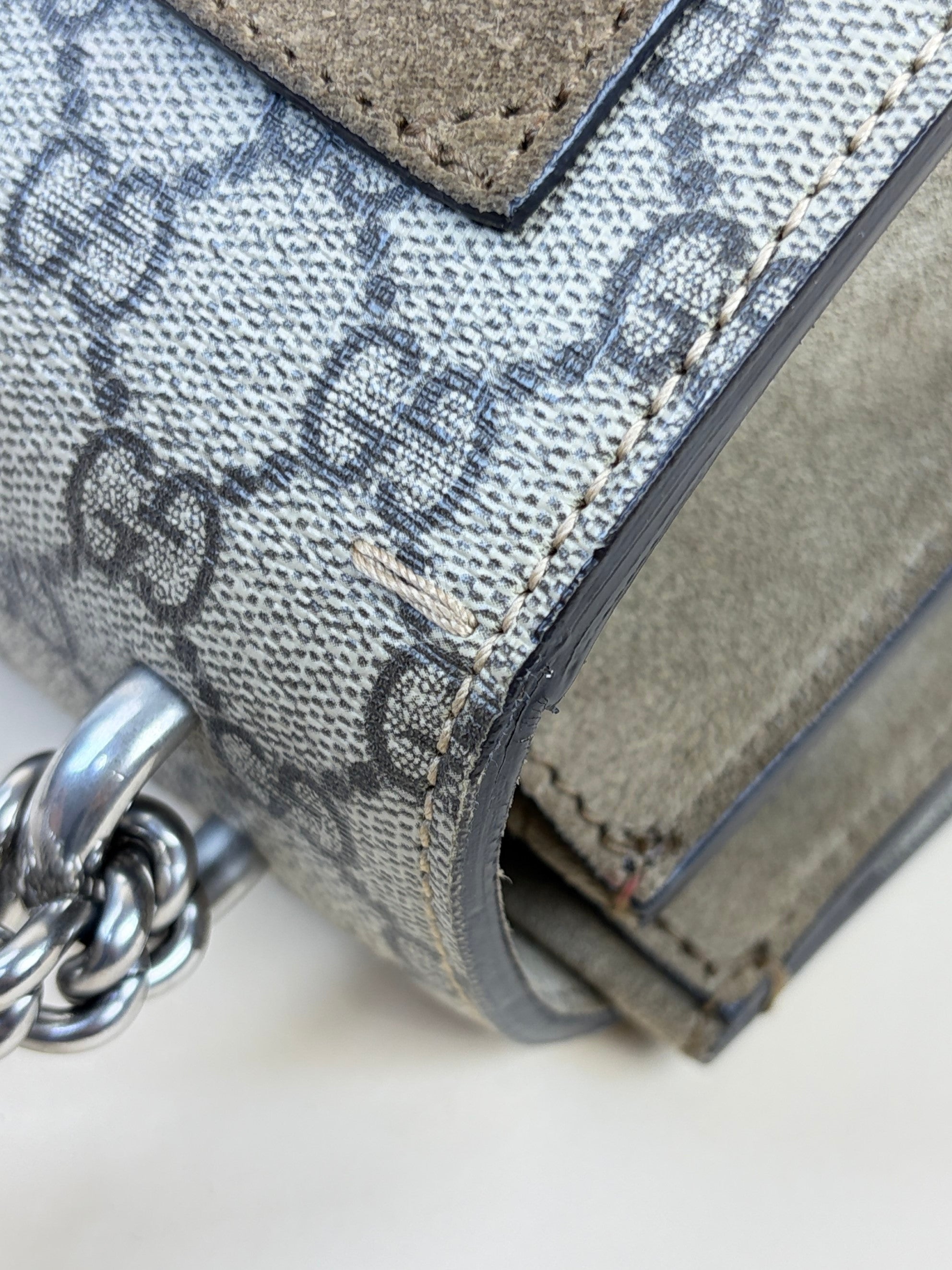 Gucci dionysus medium gg supreme shoulder bag