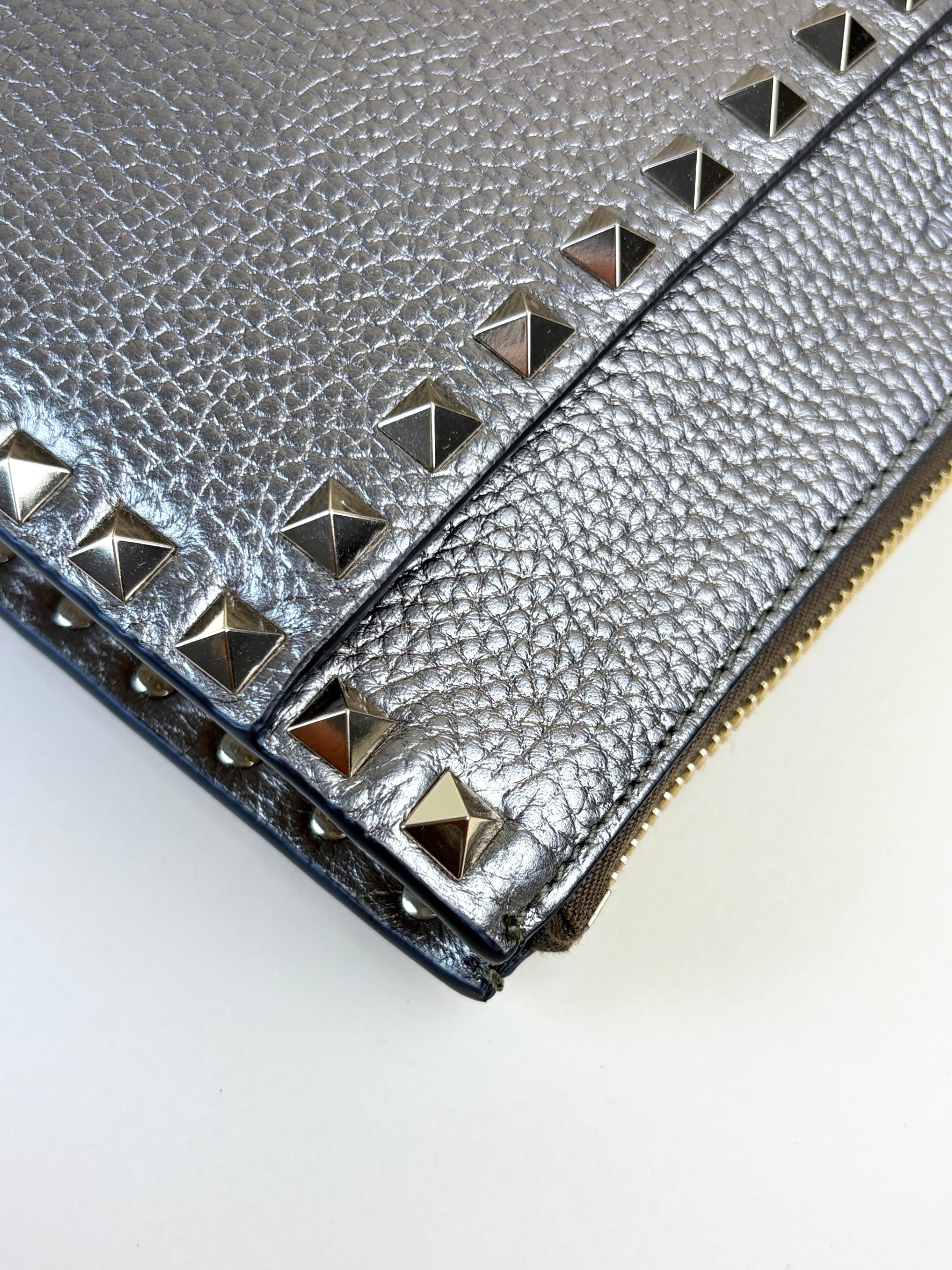 Valentino metallic pebbled calfskin medium Rock stud Clutch