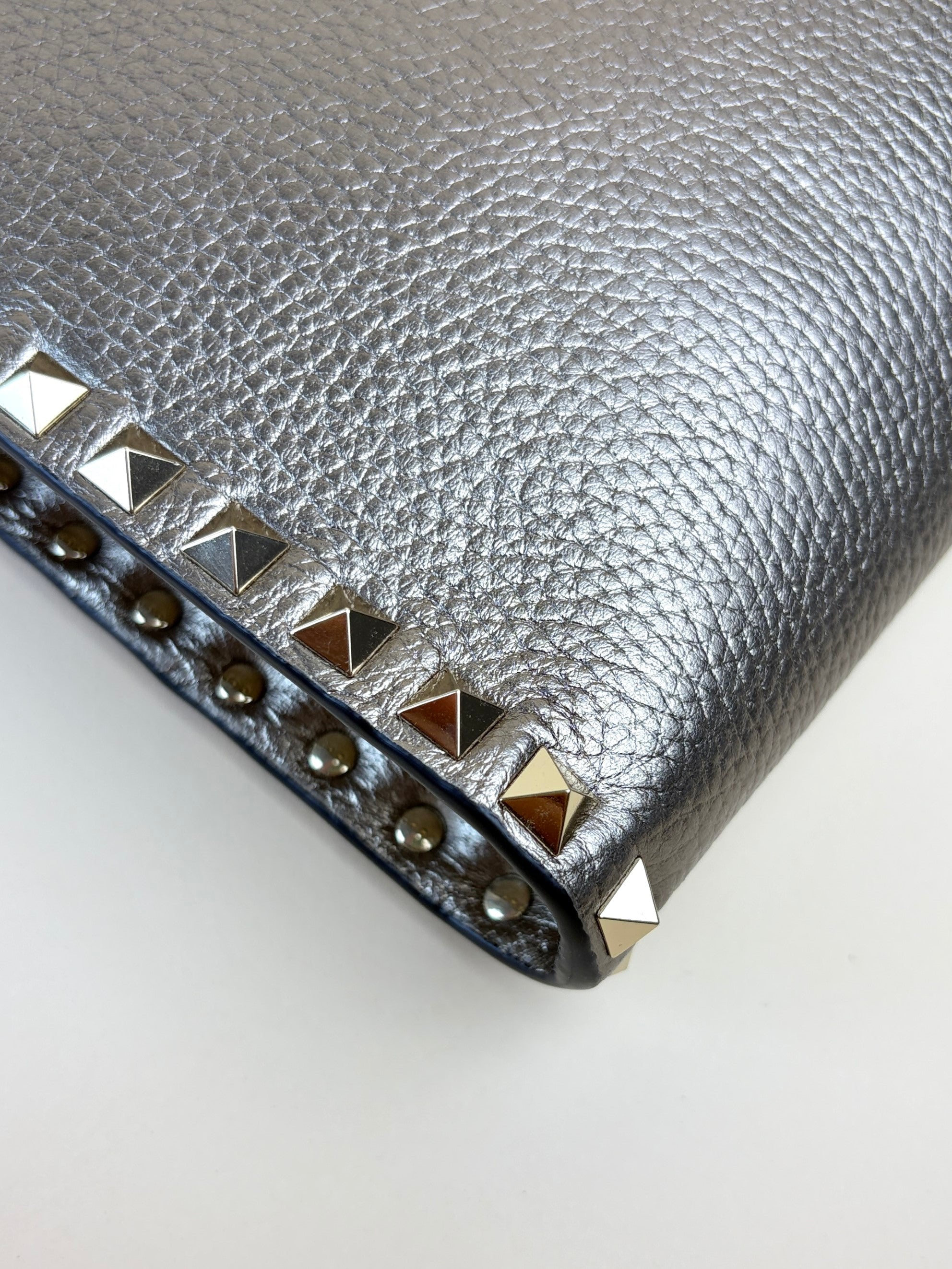 Valentino metallic pebbled calfskin medium Rock stud Clutch