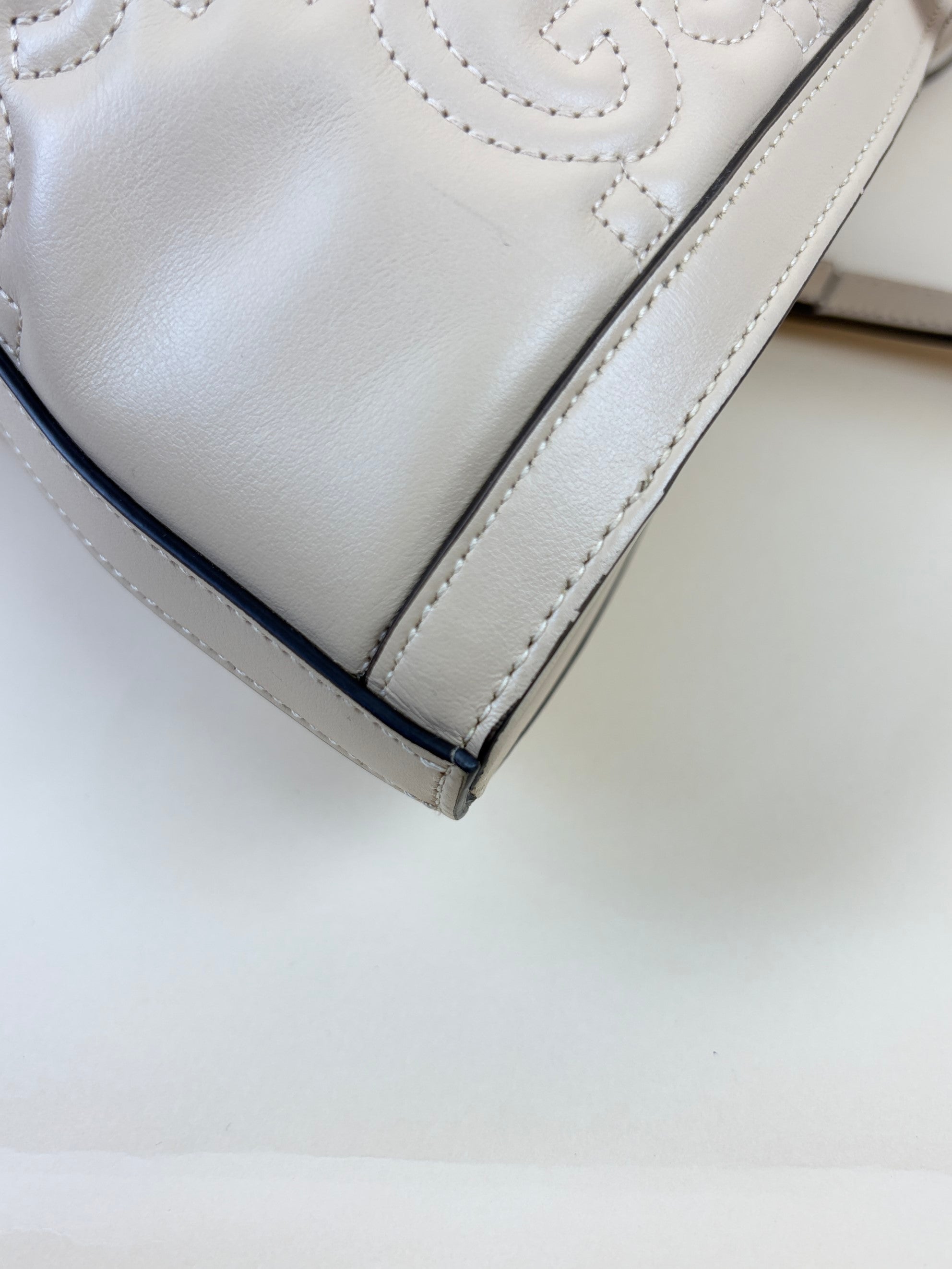 Gucci Beige Embossed Matelasse Medium GG Tote Bag