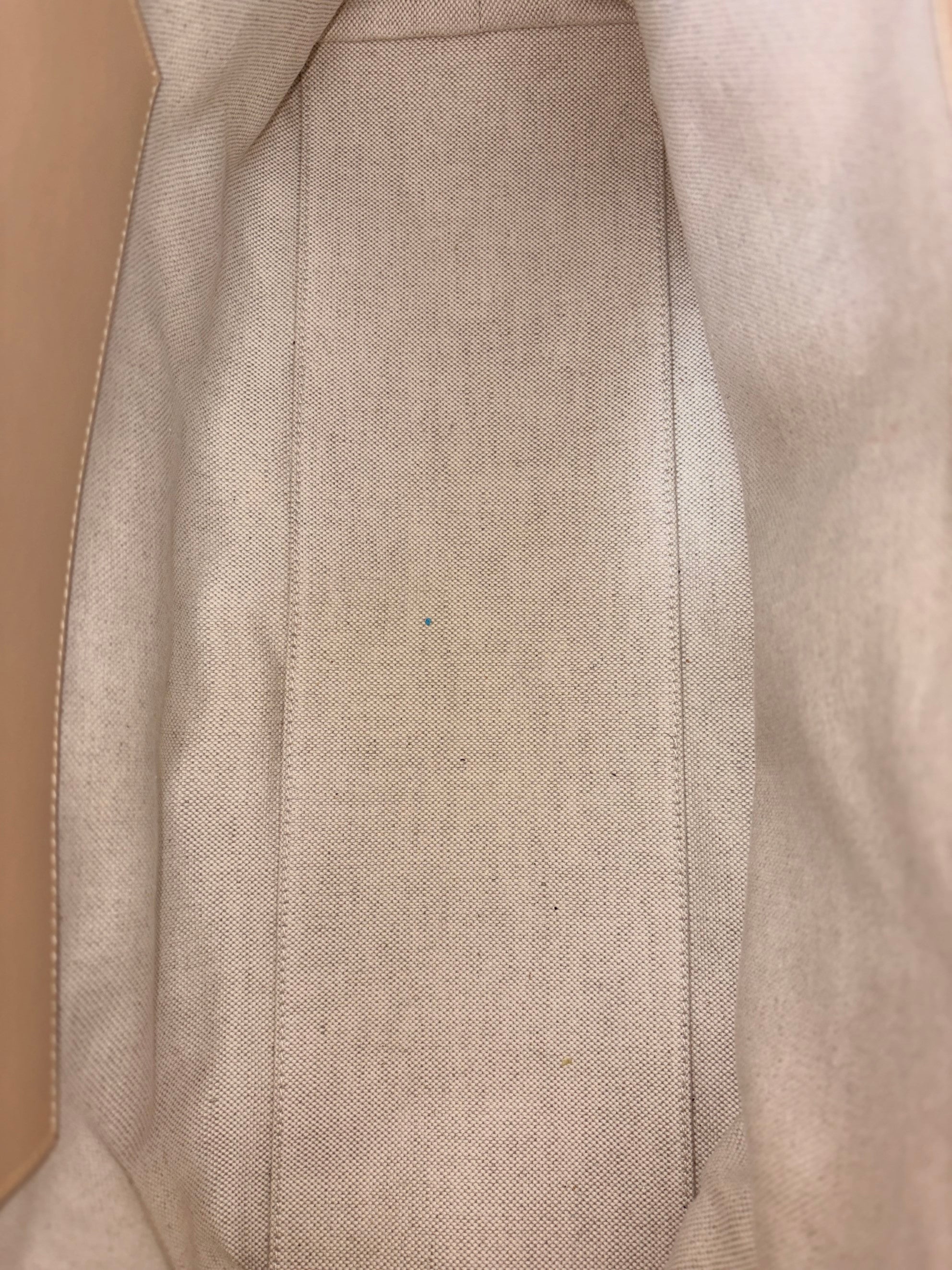 Gucci Beige Embossed Matelasse Medium GG Tote Bag