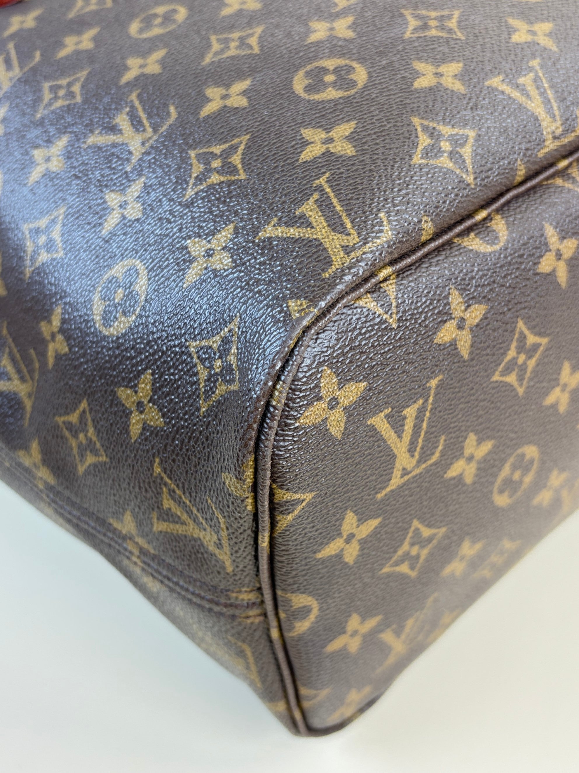 Louis Vuitton Monogram MM Neverfull Bag