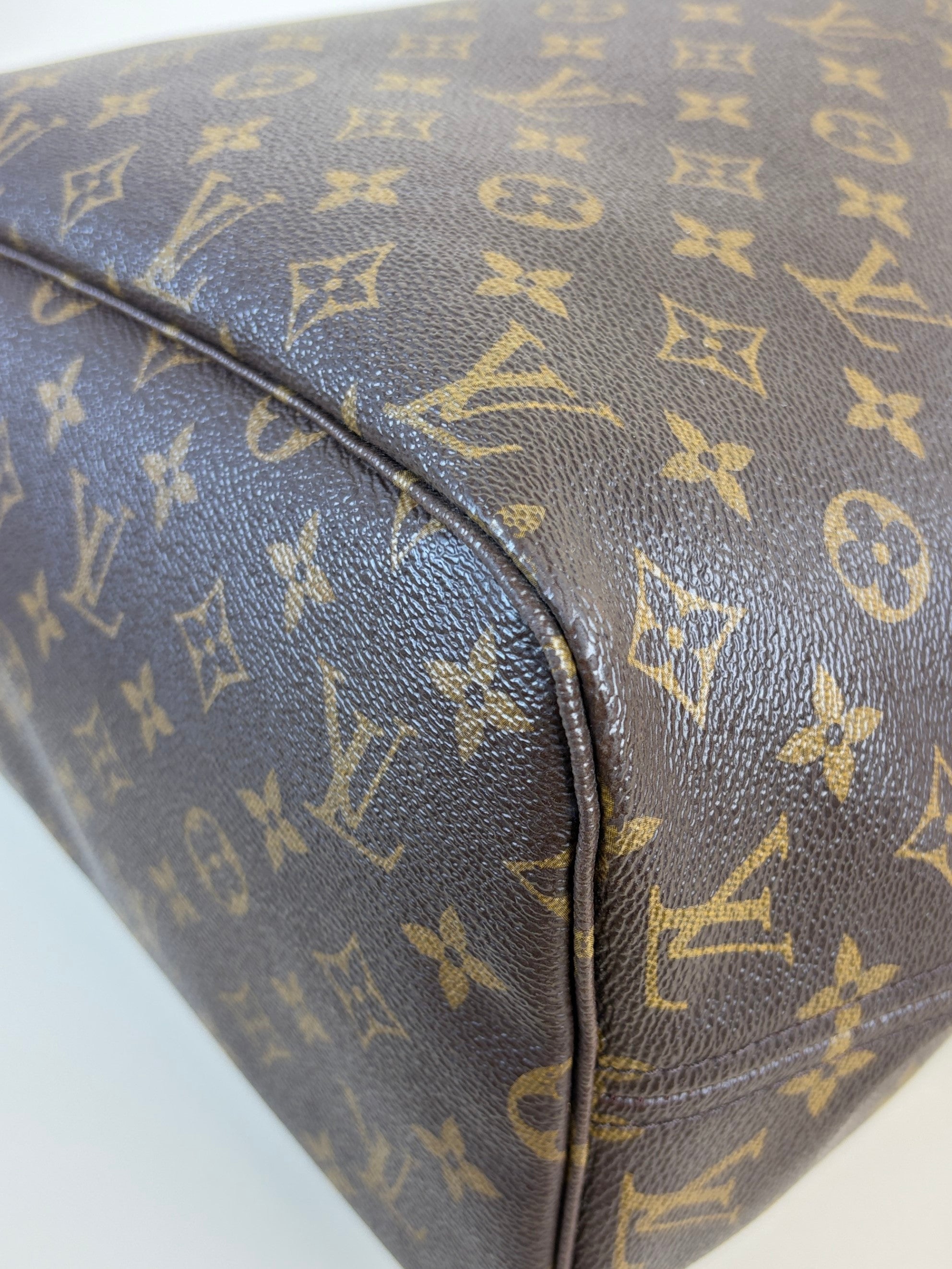 Louis Vuitton Monogram MM Neverfull Bag