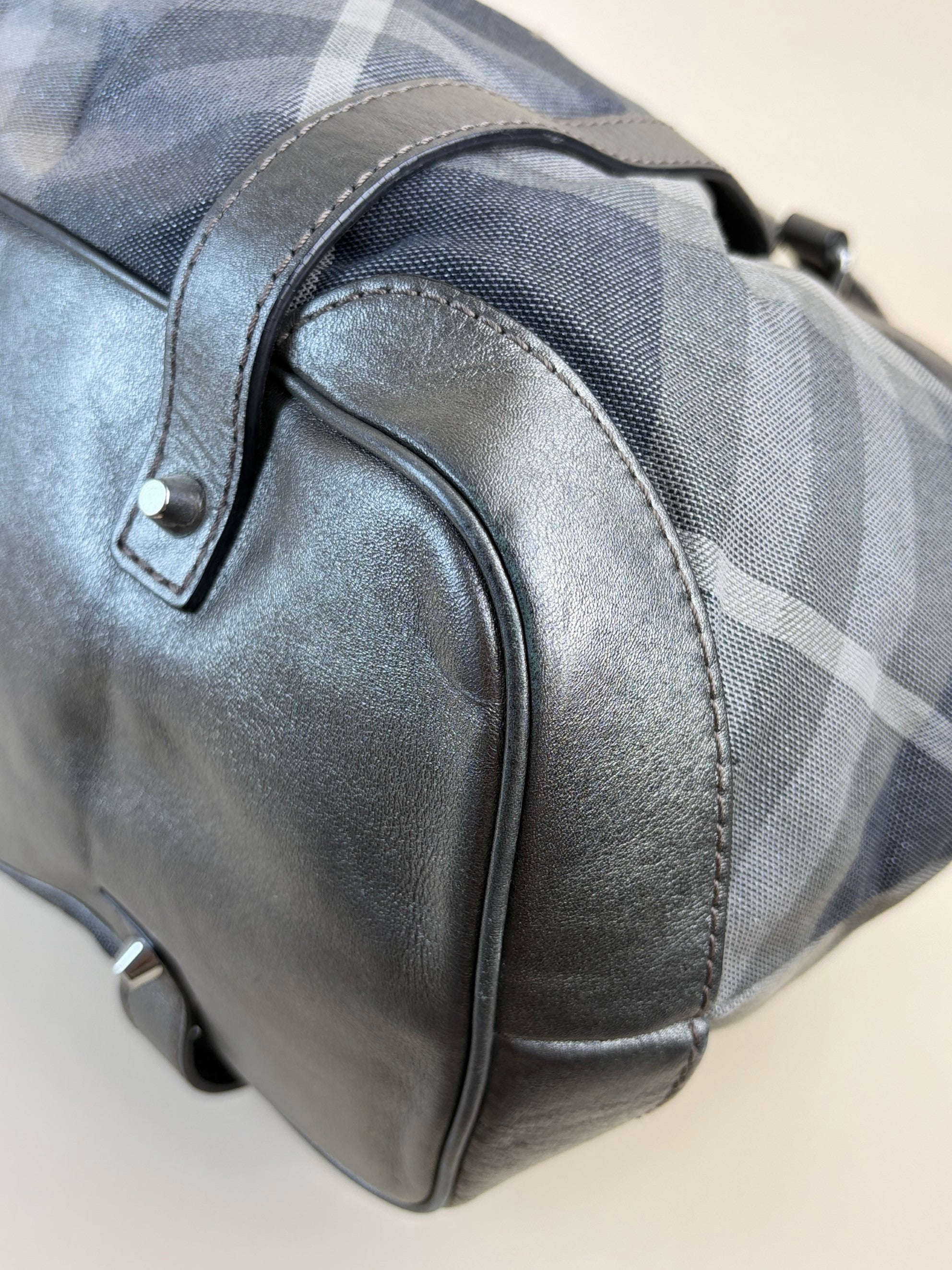 Burberry shimmer nova check canvas large, belted tote bag