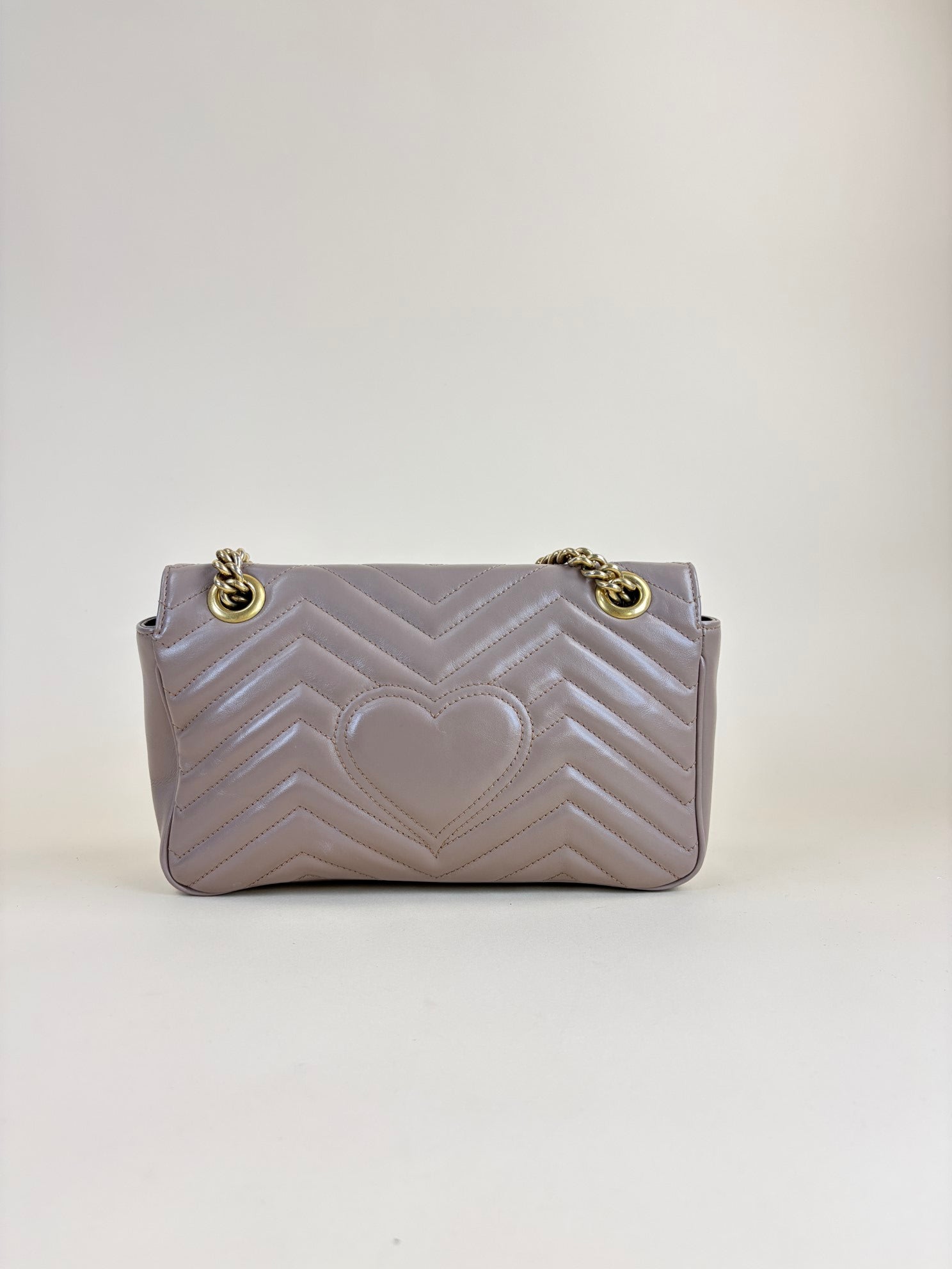 Gucci beige GG Marmont medium