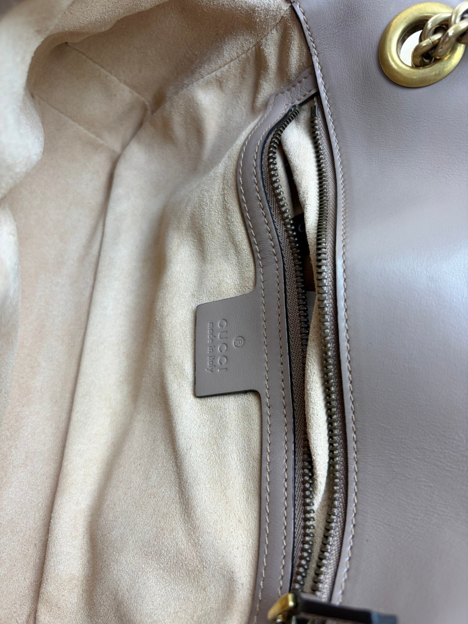 Gucci beige GG Marmont medium