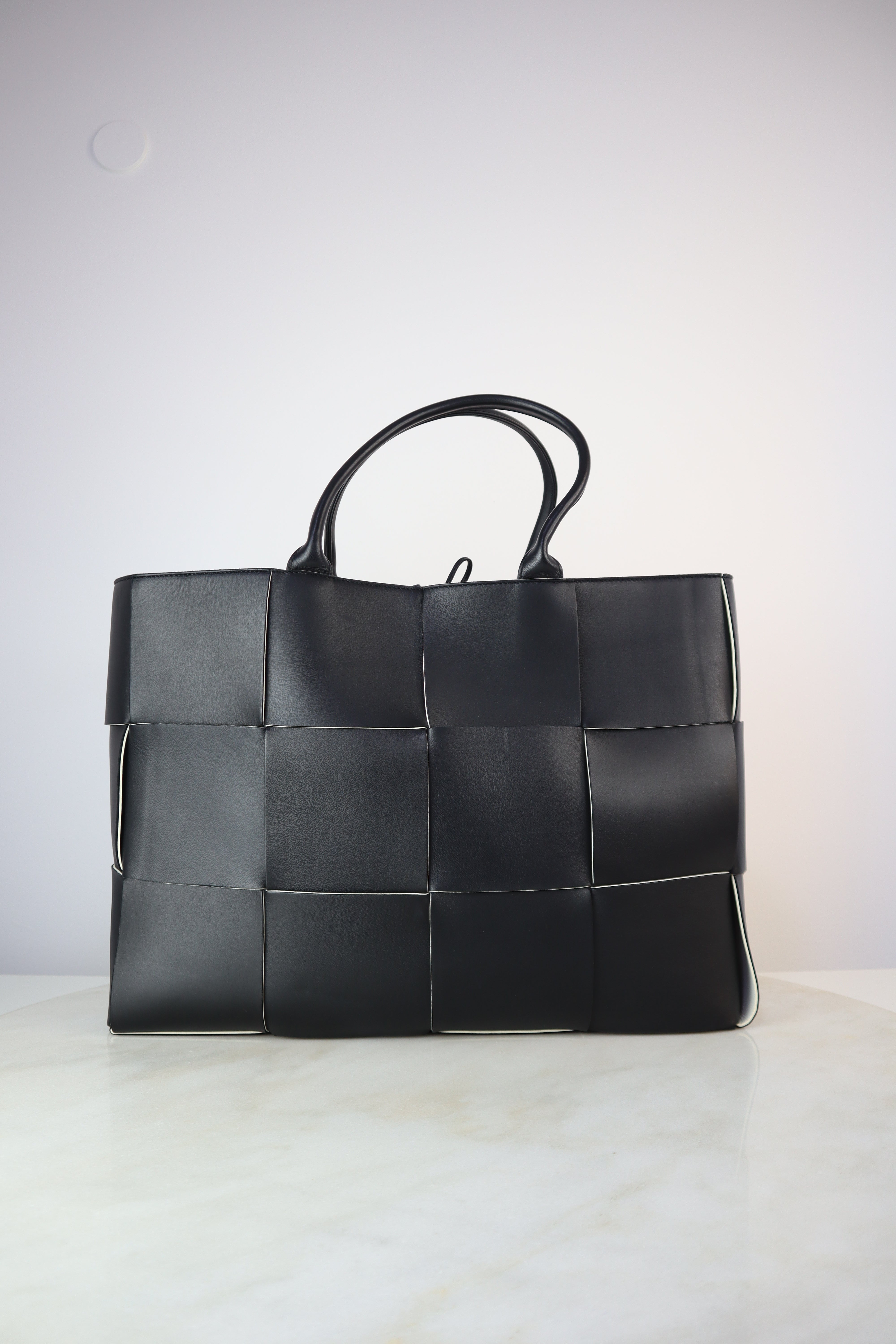 Bottega Veneta Black Large Arco Top Handle Tote Bag